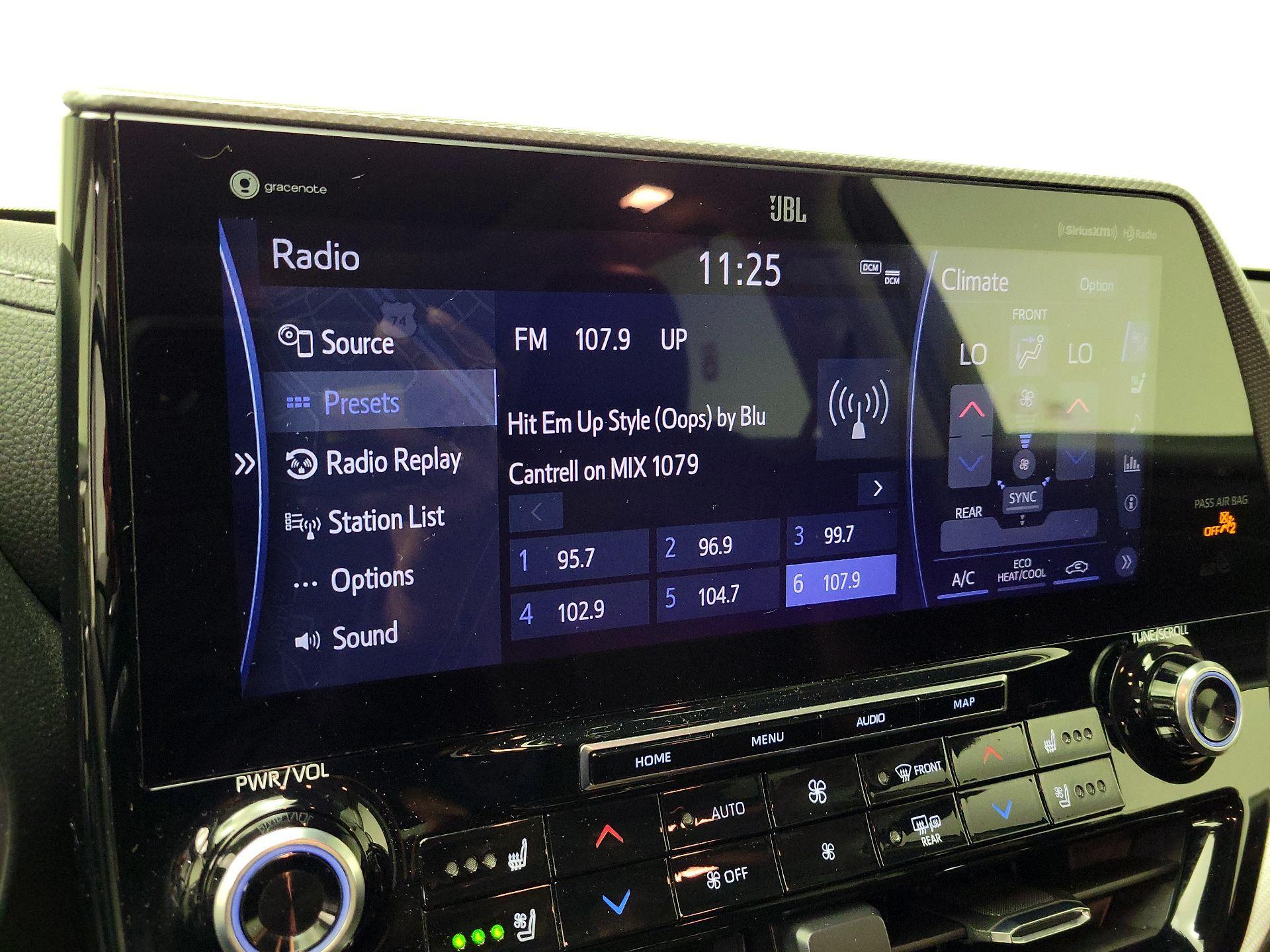 Thumbnail: 2020 Toyota Highlander - 16