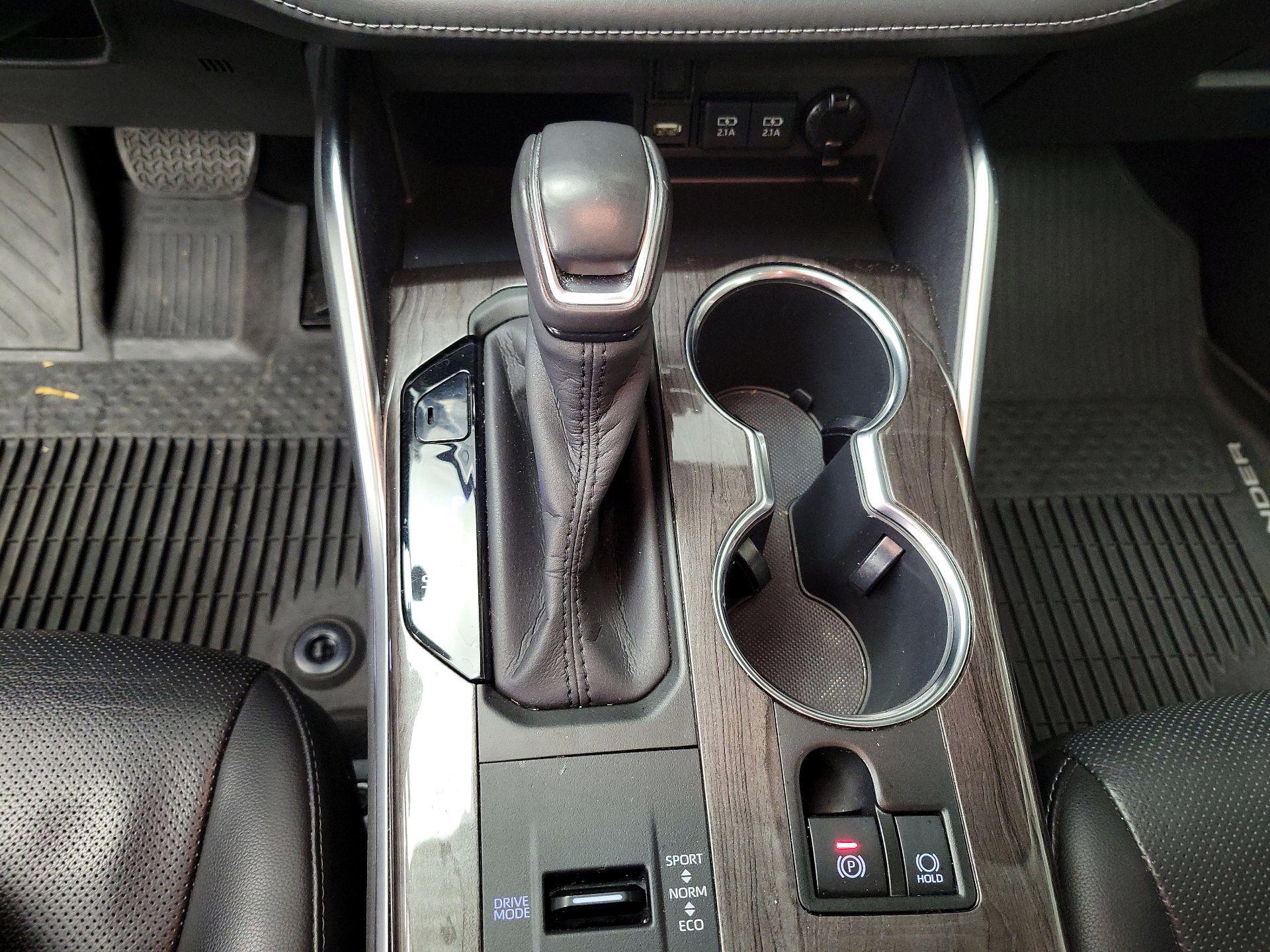 Thumbnail: 2020 Toyota Highlander - 18