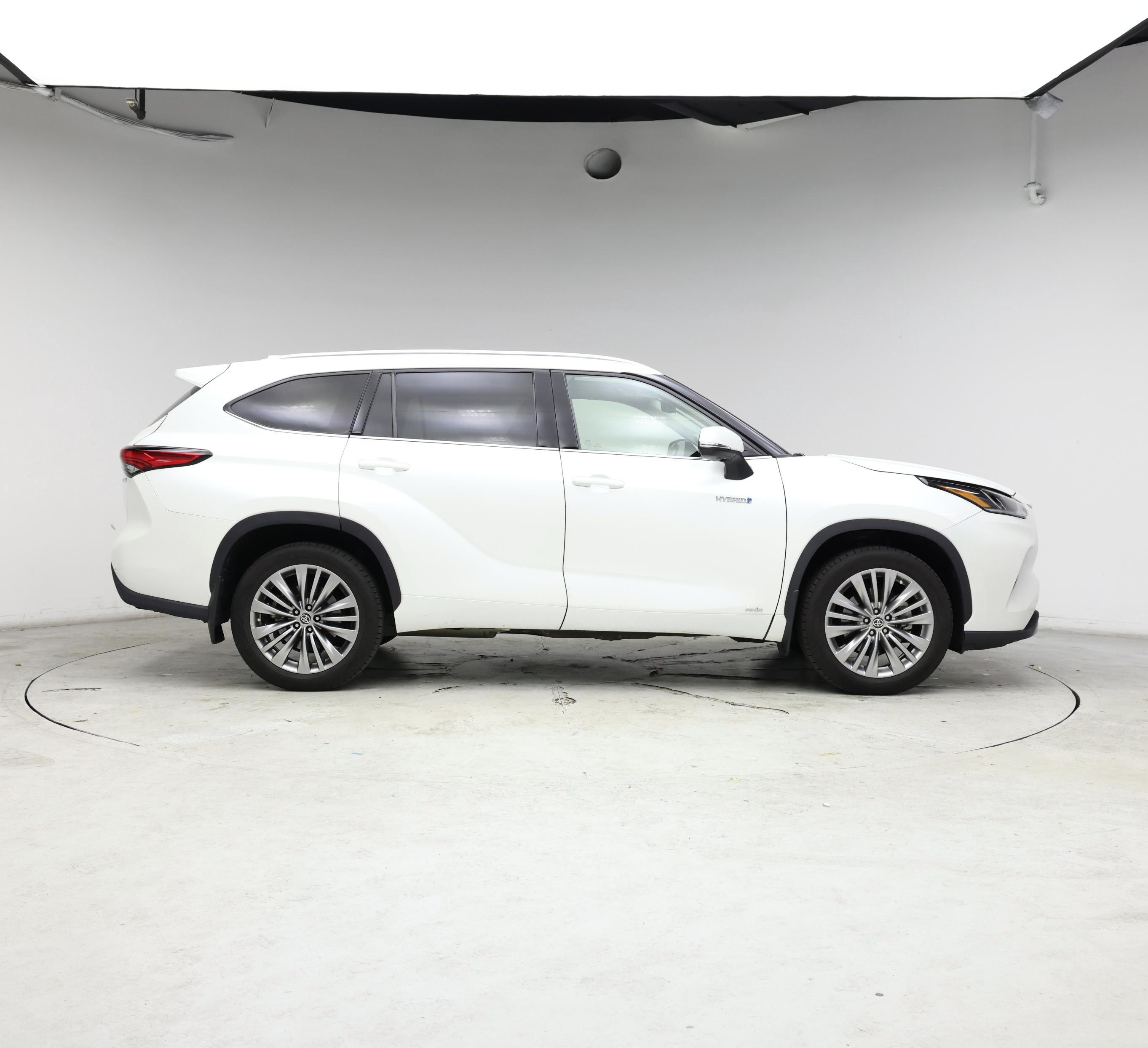 Thumbnail: 2020 Toyota Highlander - 7