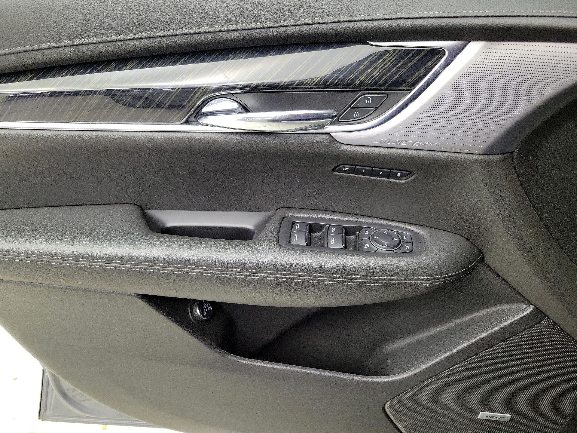 Thumbnail: 2020 Cadillac XT6 - 12