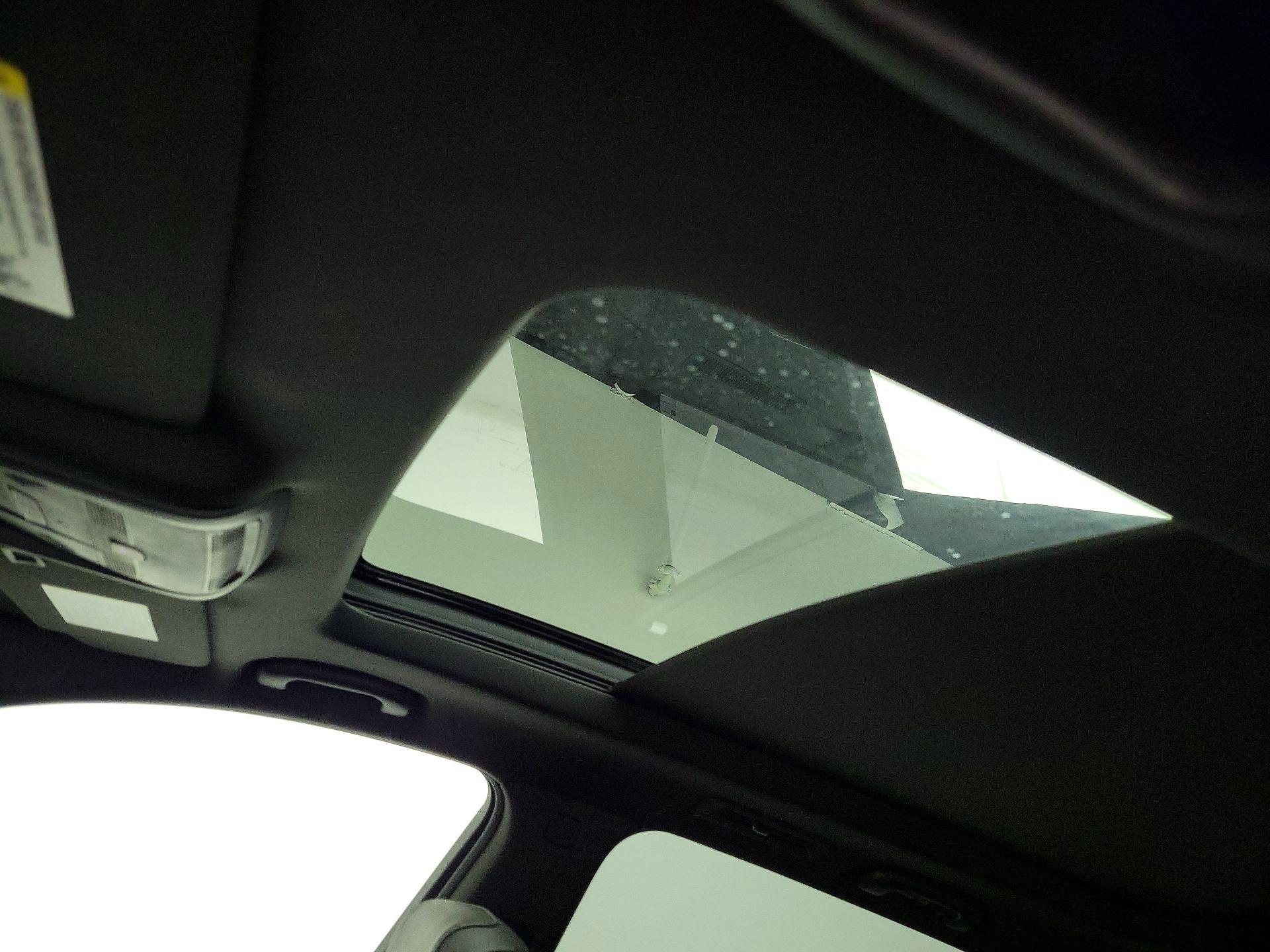 Thumbnail: 2020 Cadillac XT6 - 20