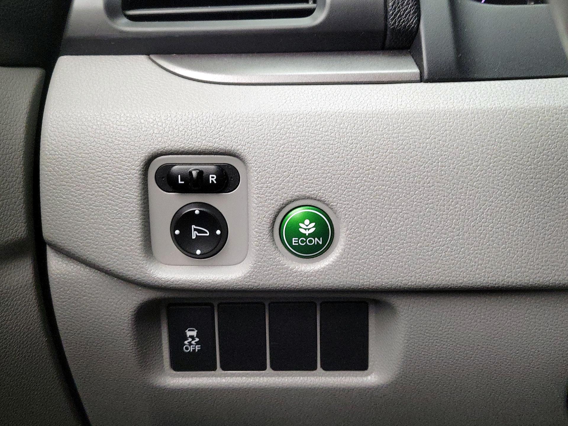 Thumbnail: 2017 Honda Pilot - 13