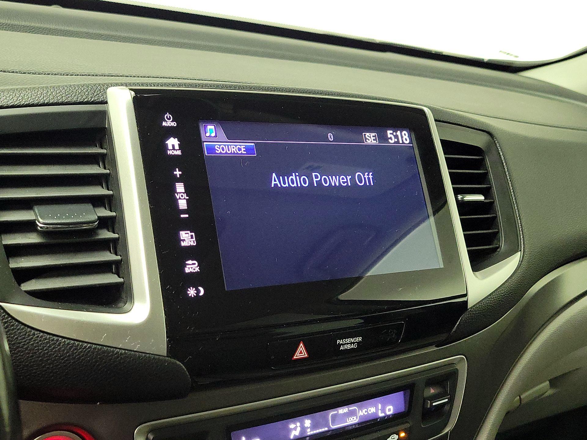 Thumbnail: 2017 Honda Pilot - 15