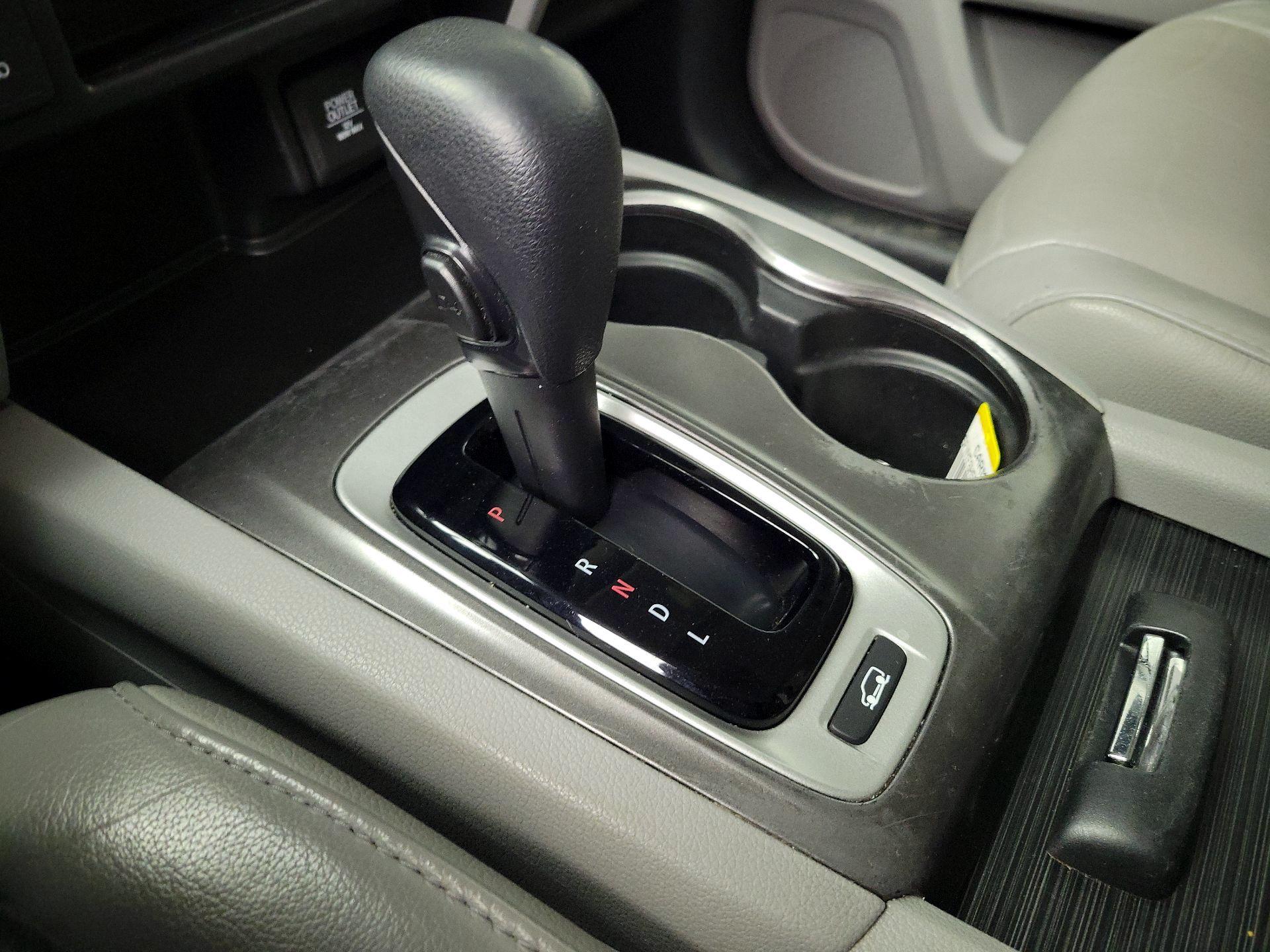 Thumbnail: 2017 Honda Pilot - 17