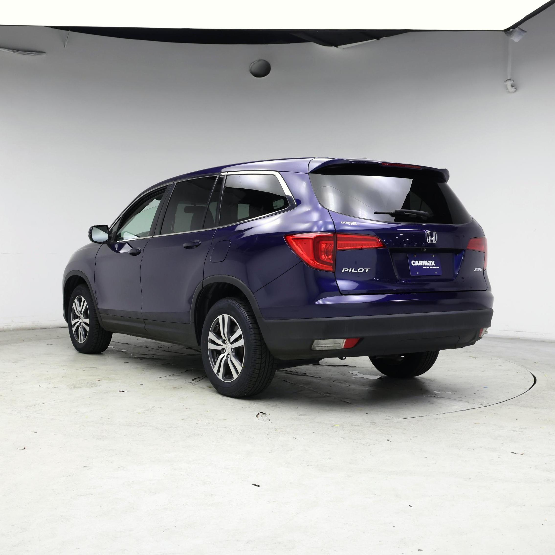 Thumbnail: 2017 Honda Pilot - 2