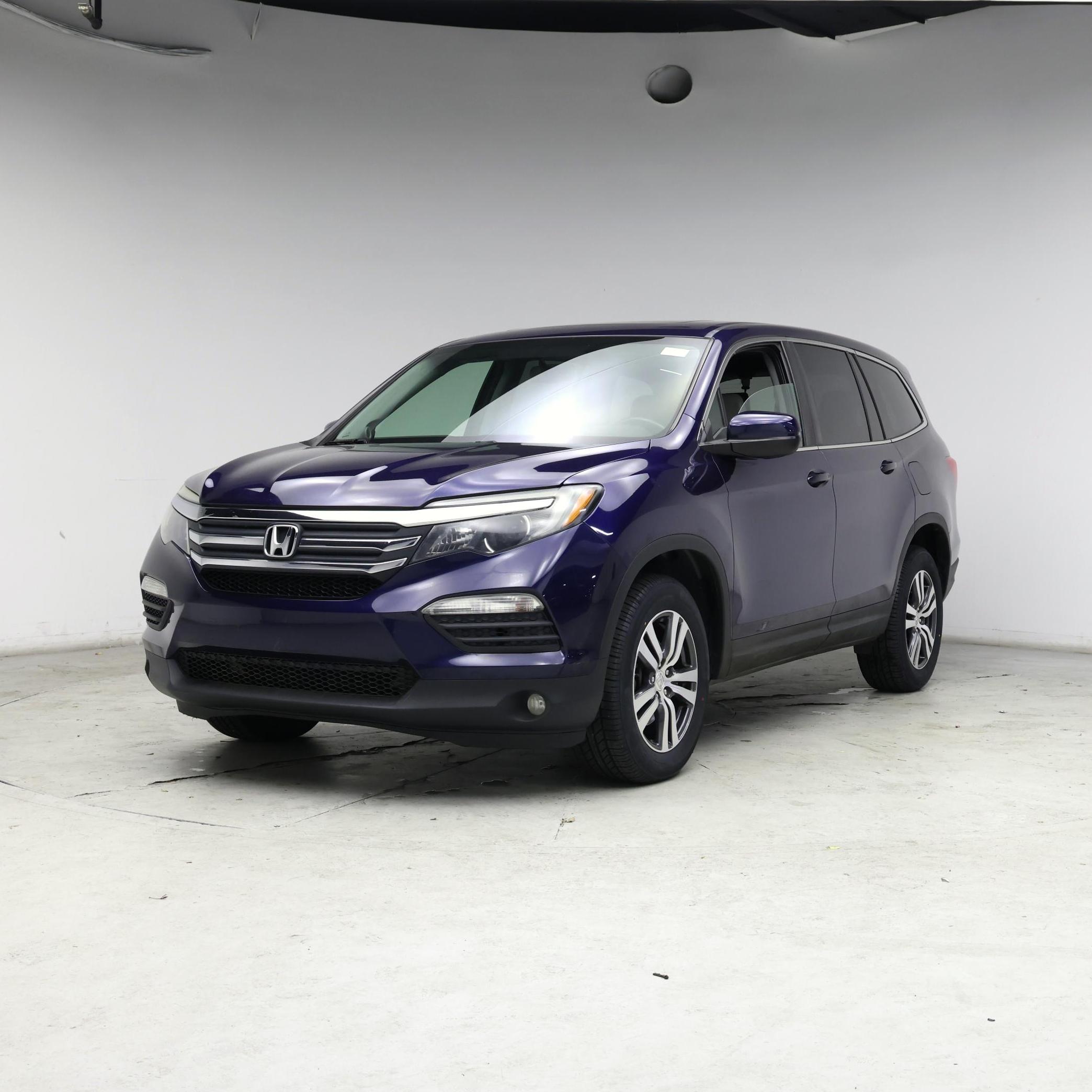 Thumbnail: 2017 Honda Pilot - 4