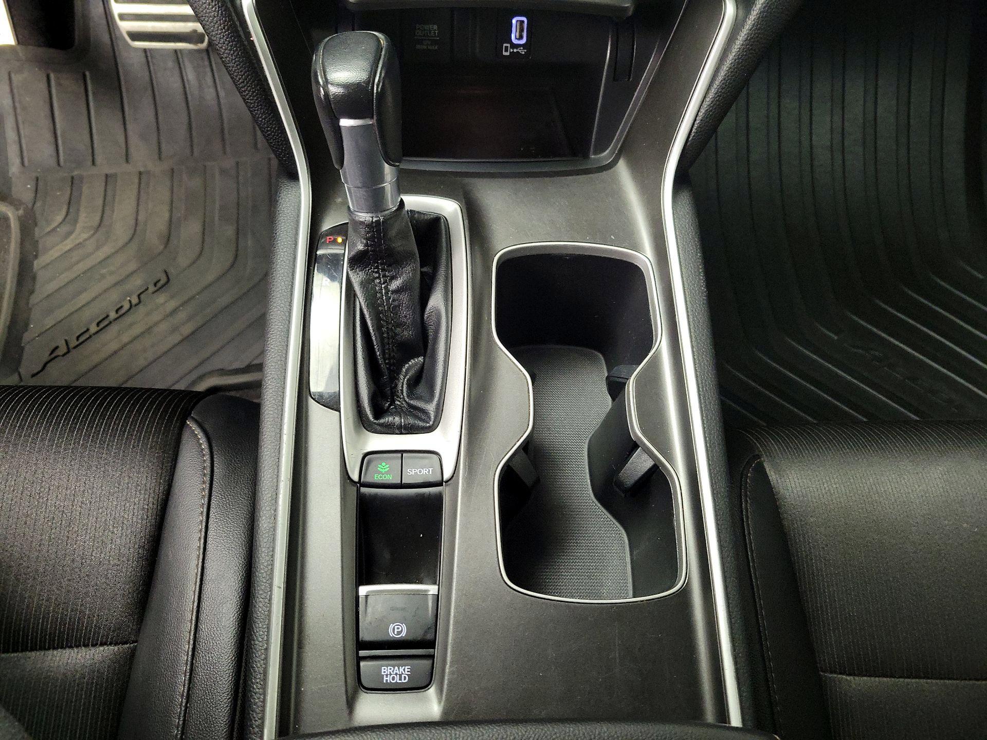 Thumbnail: 2019 Honda Accord - 17