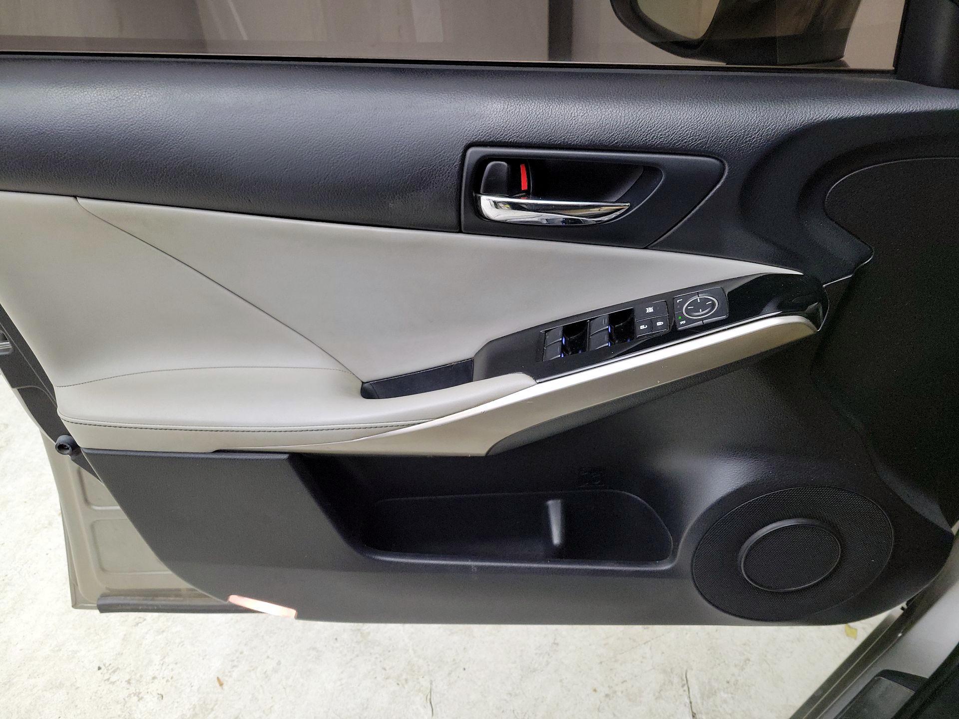 Thumbnail: 2016 Lexus IS - 12