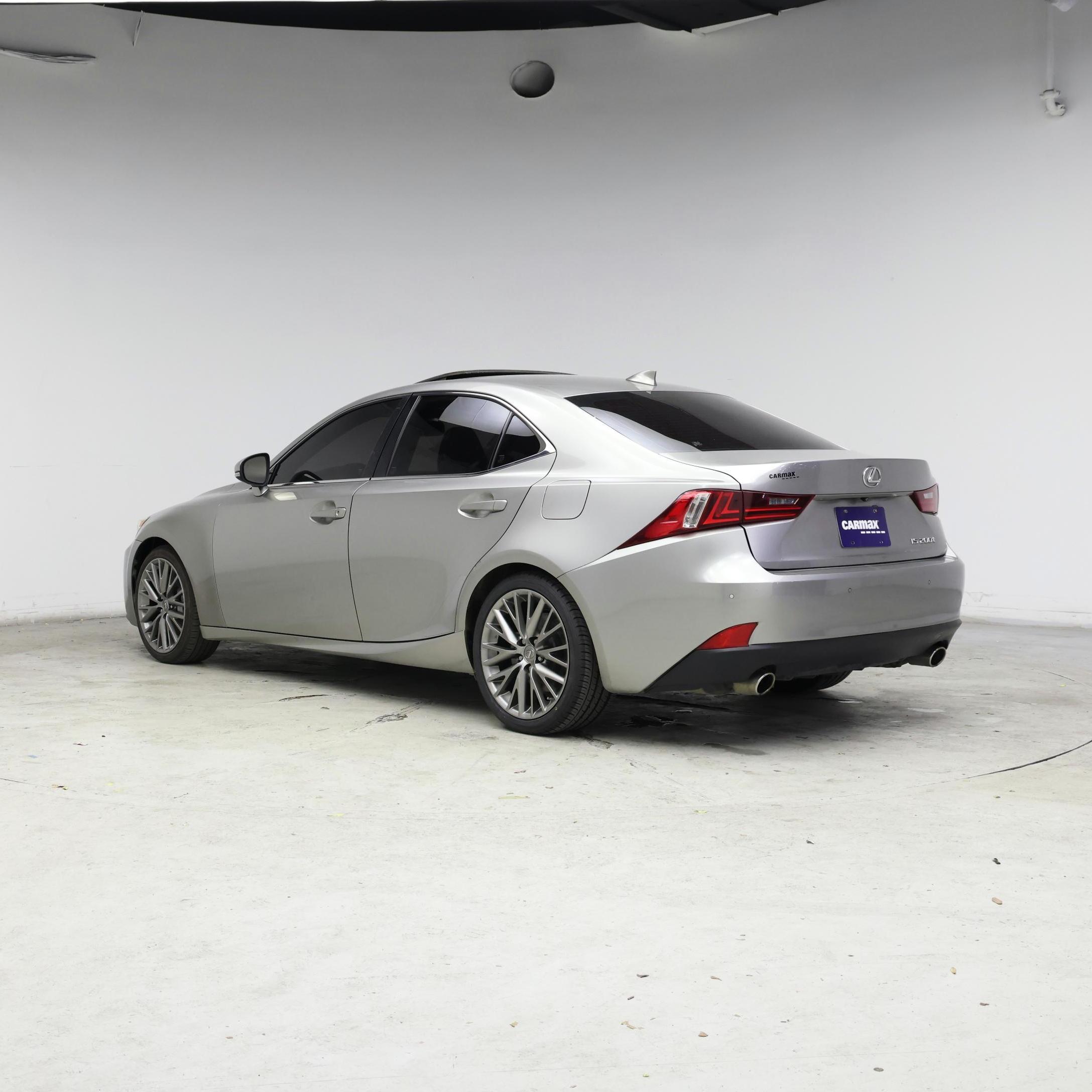 Thumbnail: 2016 Lexus IS - 2