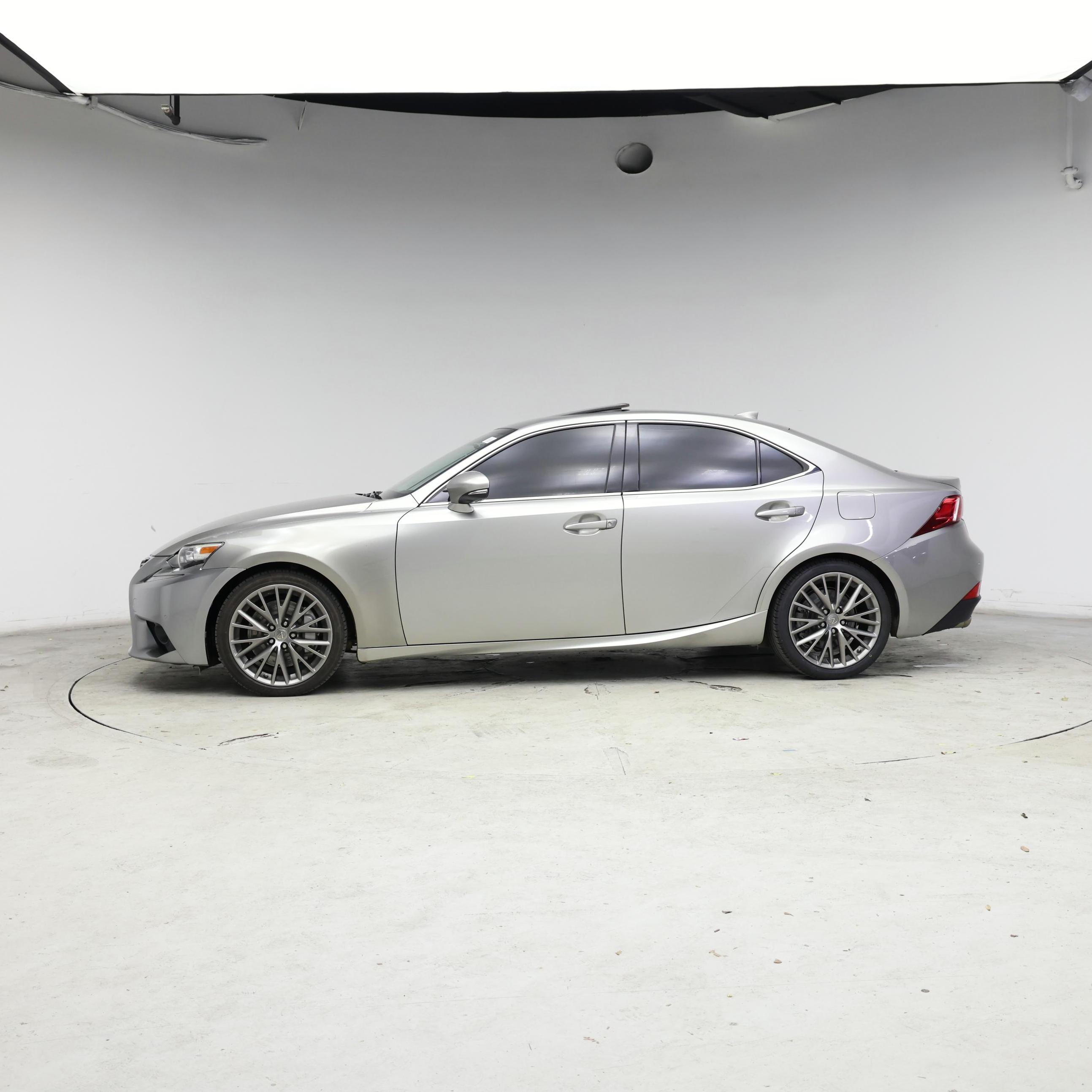 Thumbnail: 2016 Lexus IS - 3