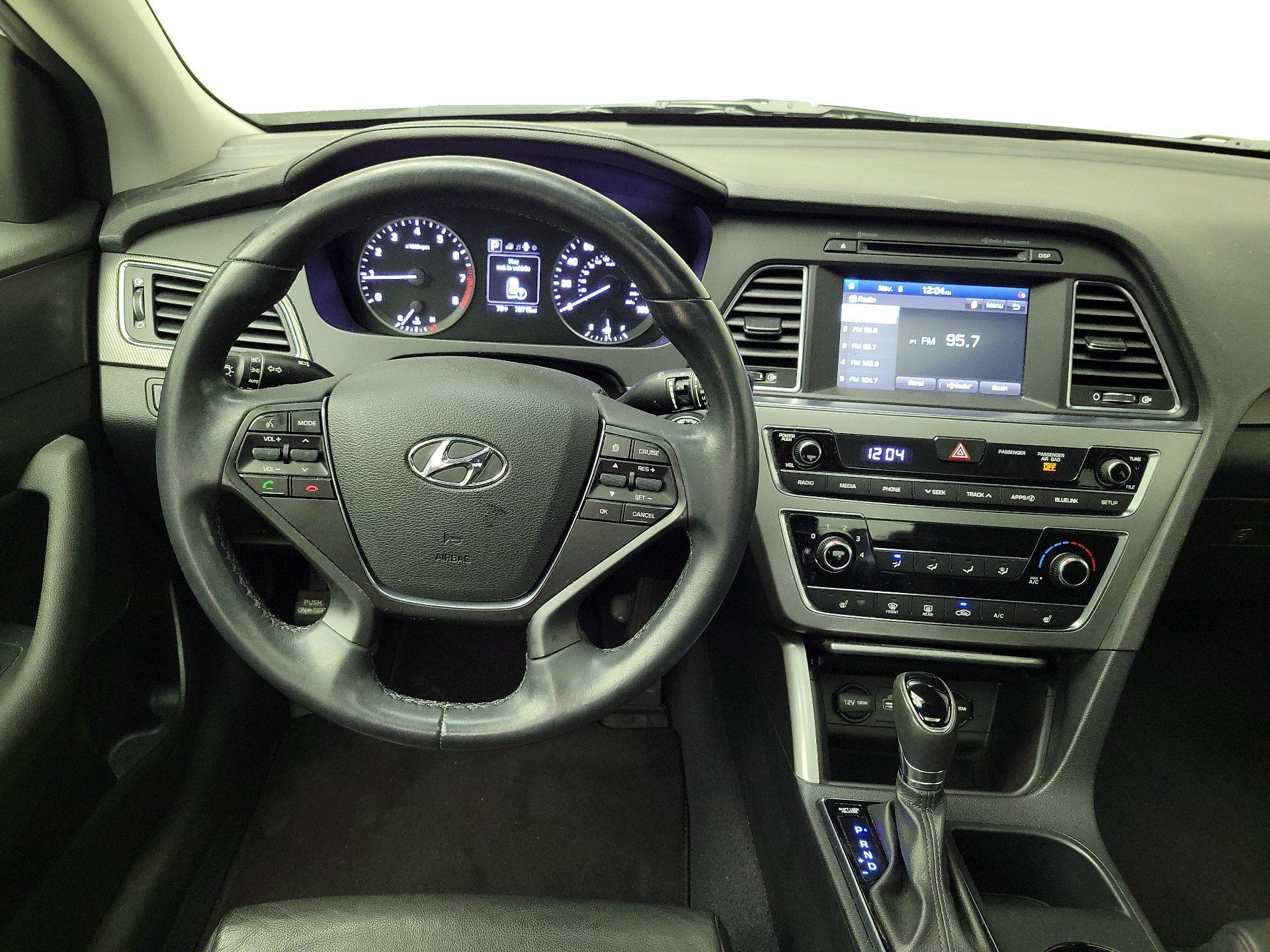 Thumbnail: 2017 Hyundai Sonata - 10