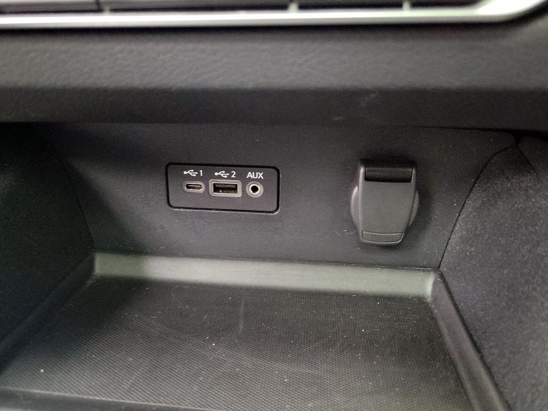 Thumbnail: 2019 Nissan Altima - 19