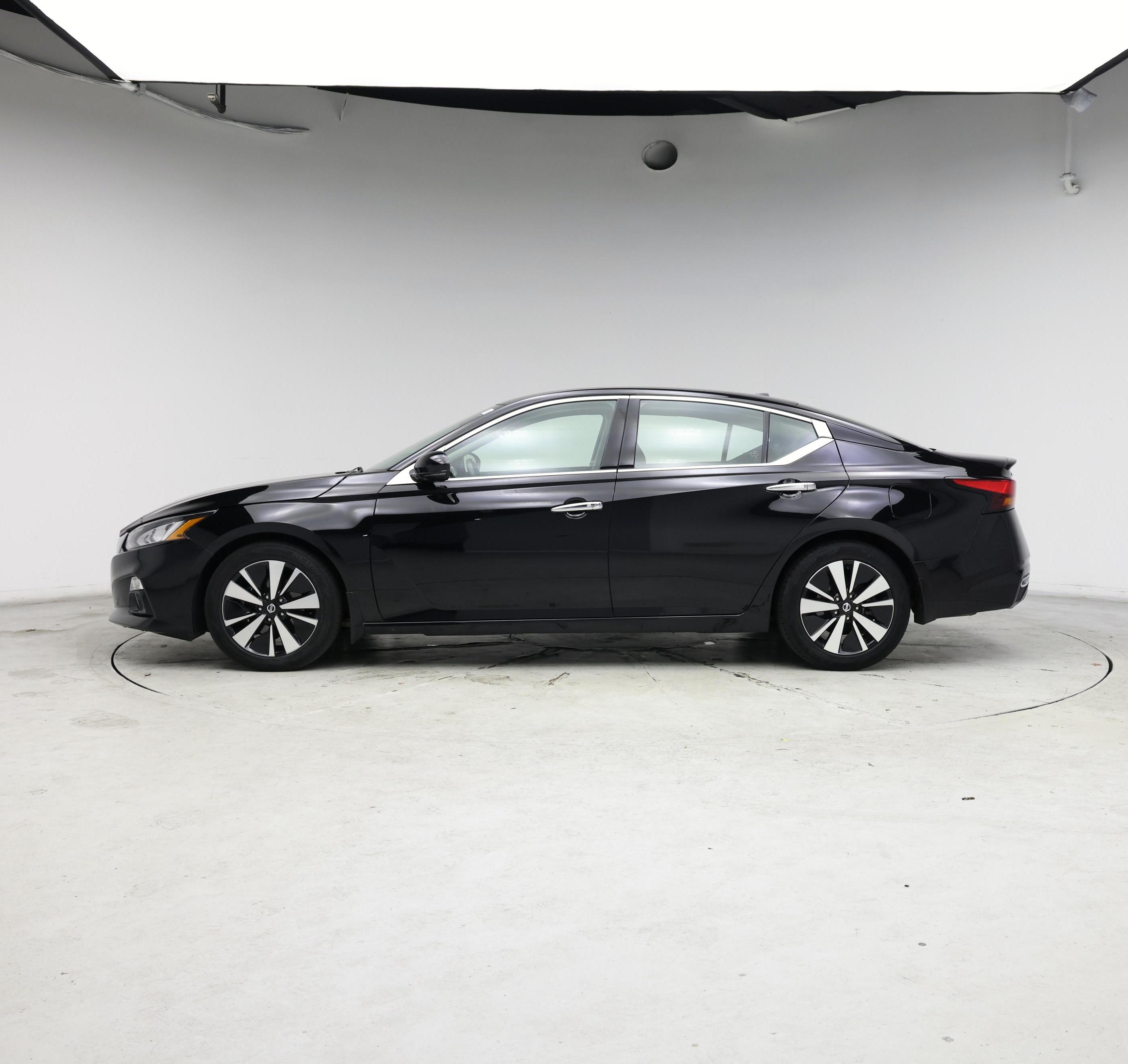 Thumbnail: 2019 Nissan Altima - 3