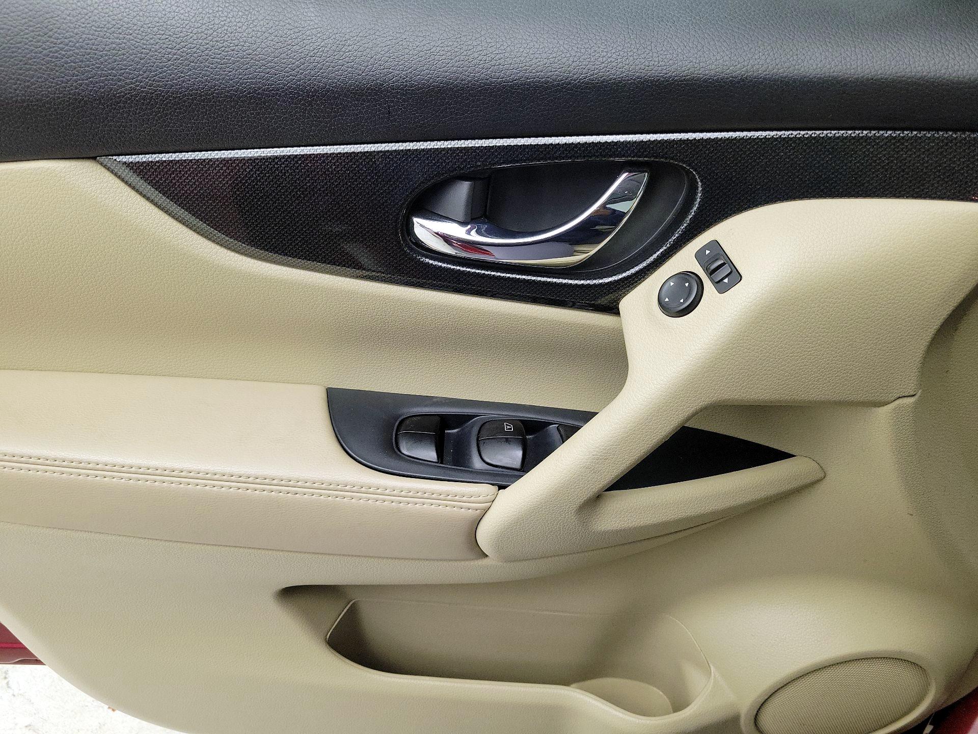 Thumbnail: 2015 Nissan Rogue - 12