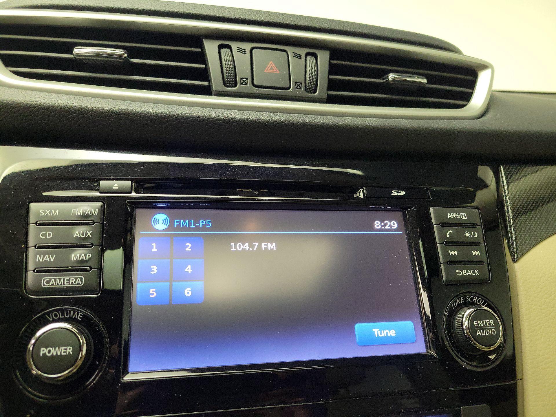 Thumbnail: 2015 Nissan Rogue - 16