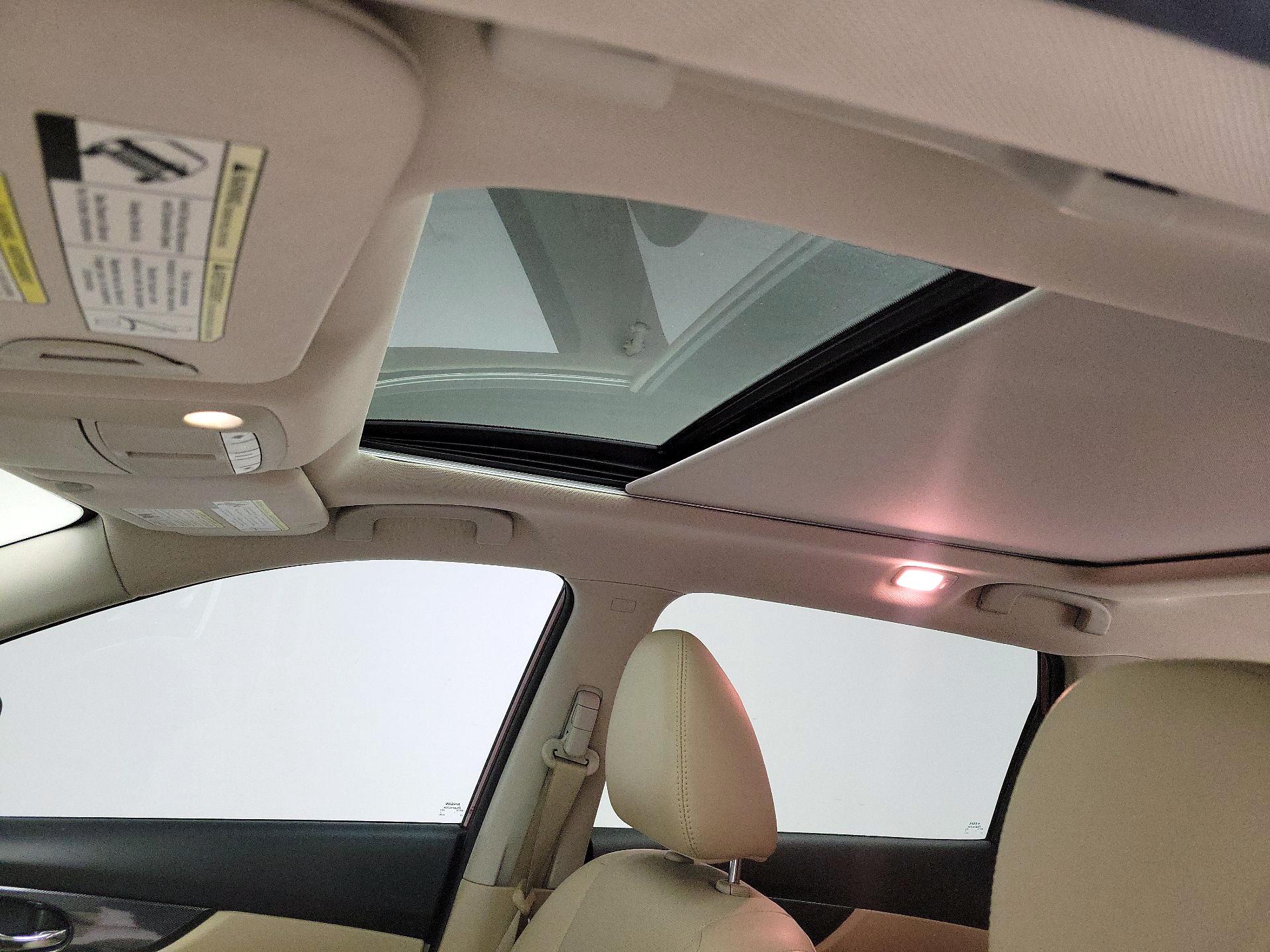 Thumbnail: 2015 Nissan Rogue - 20