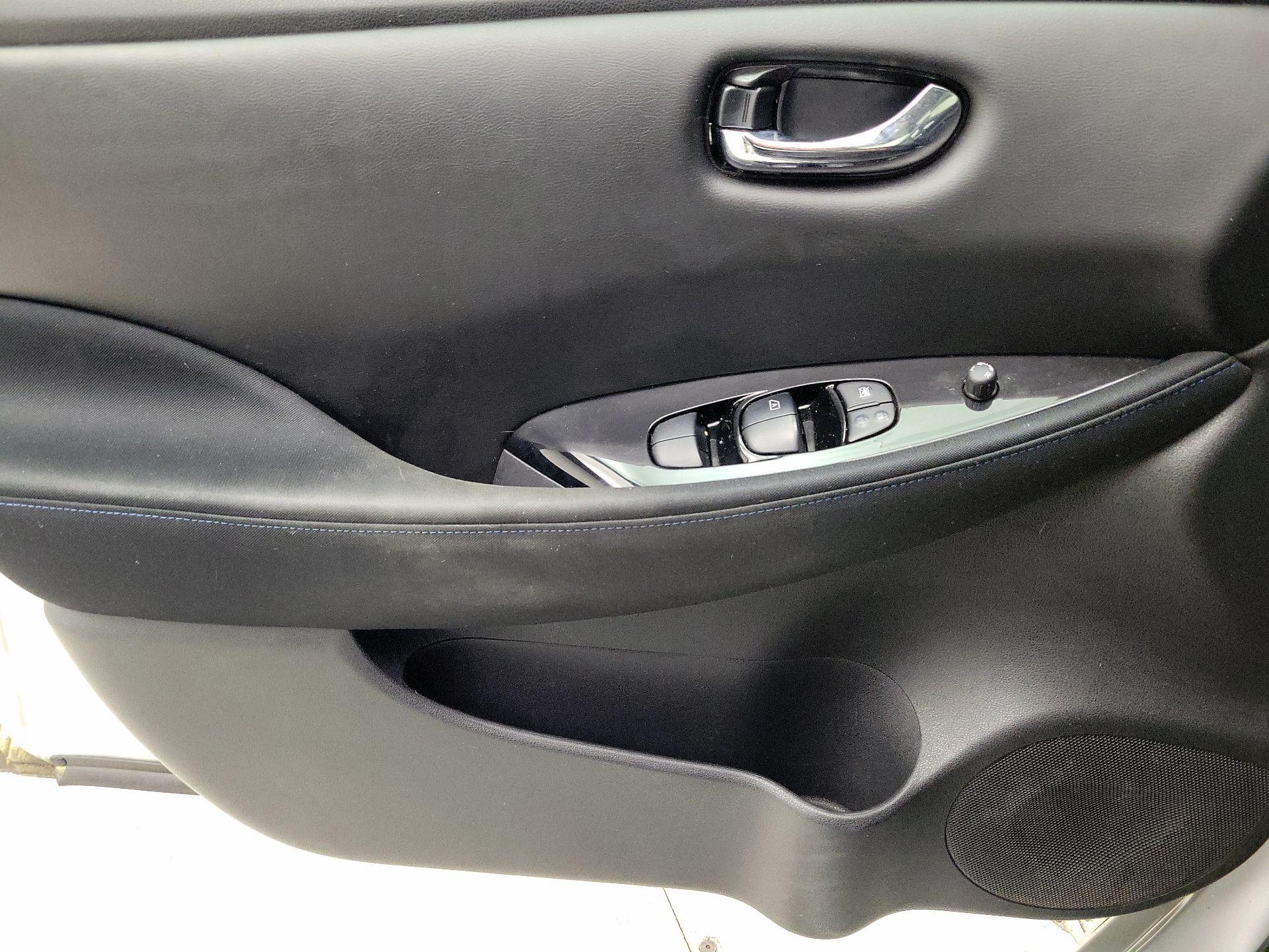 Thumbnail: 2019 Nissan Leaf - 12