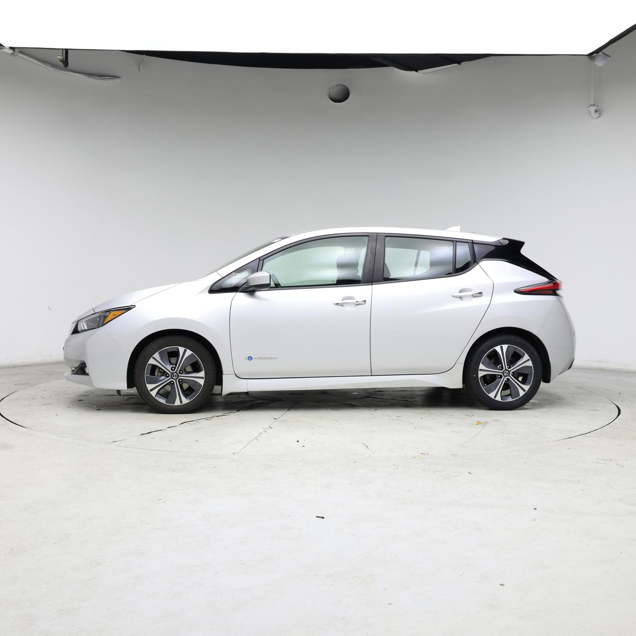 Thumbnail: 2019 Nissan Leaf - 3