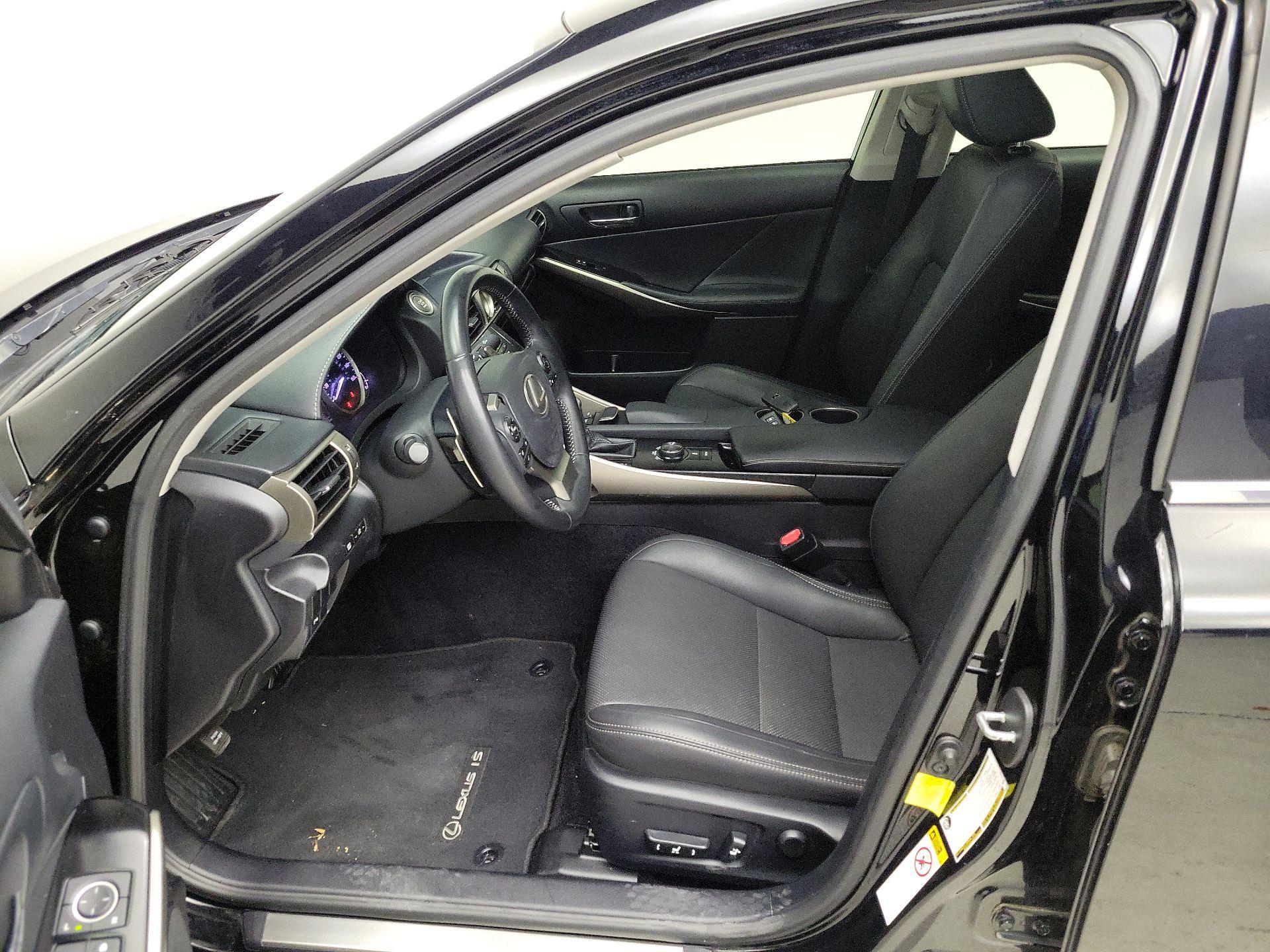 Thumbnail: 2014 Lexus IS - 11