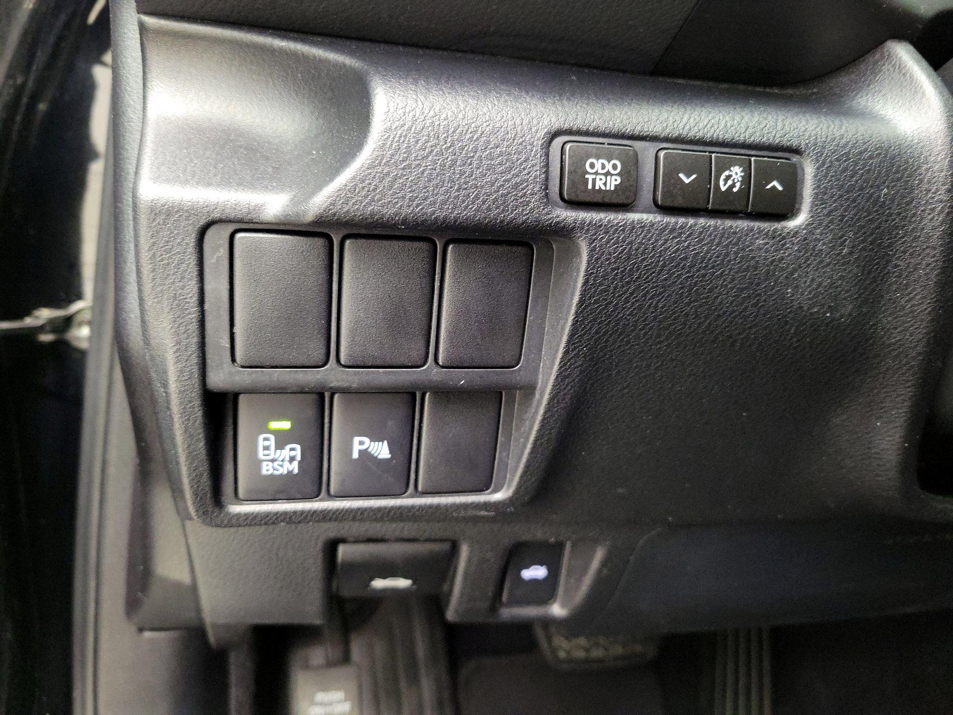 Thumbnail: 2014 Lexus IS - 13