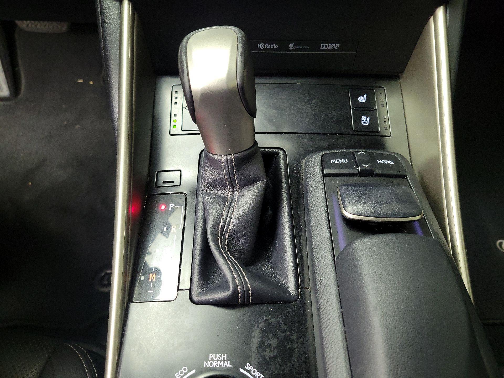 Thumbnail: 2014 Lexus IS - 18