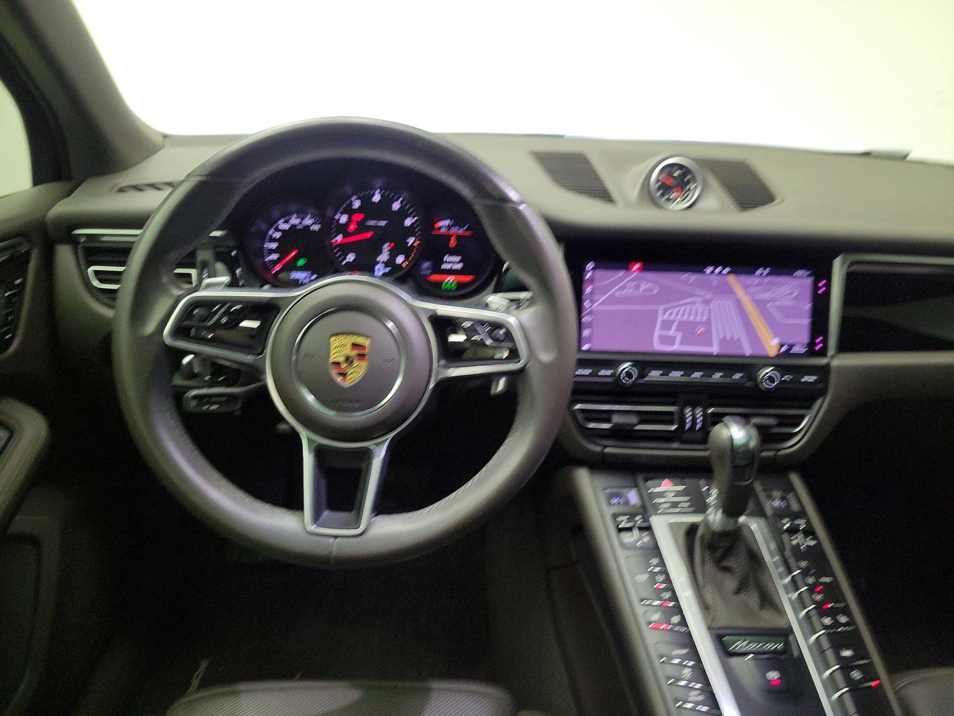 Thumbnail: 2021 Porsche Macan - 10