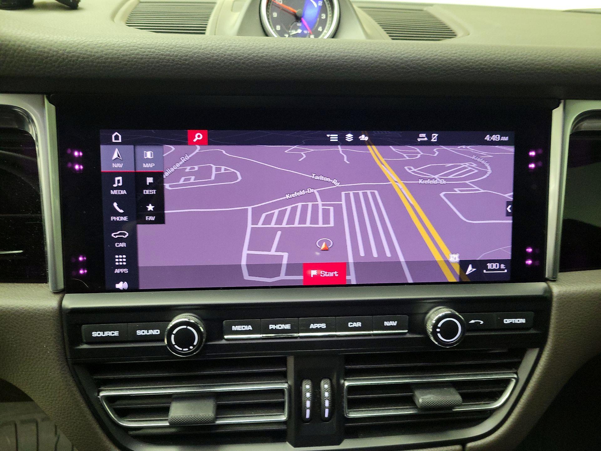 Thumbnail: 2021 Porsche Macan - 14