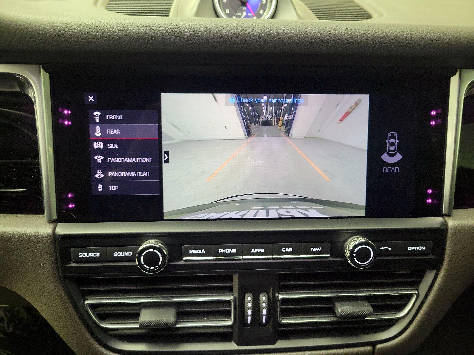 Thumbnail: 2021 Porsche Macan - 15