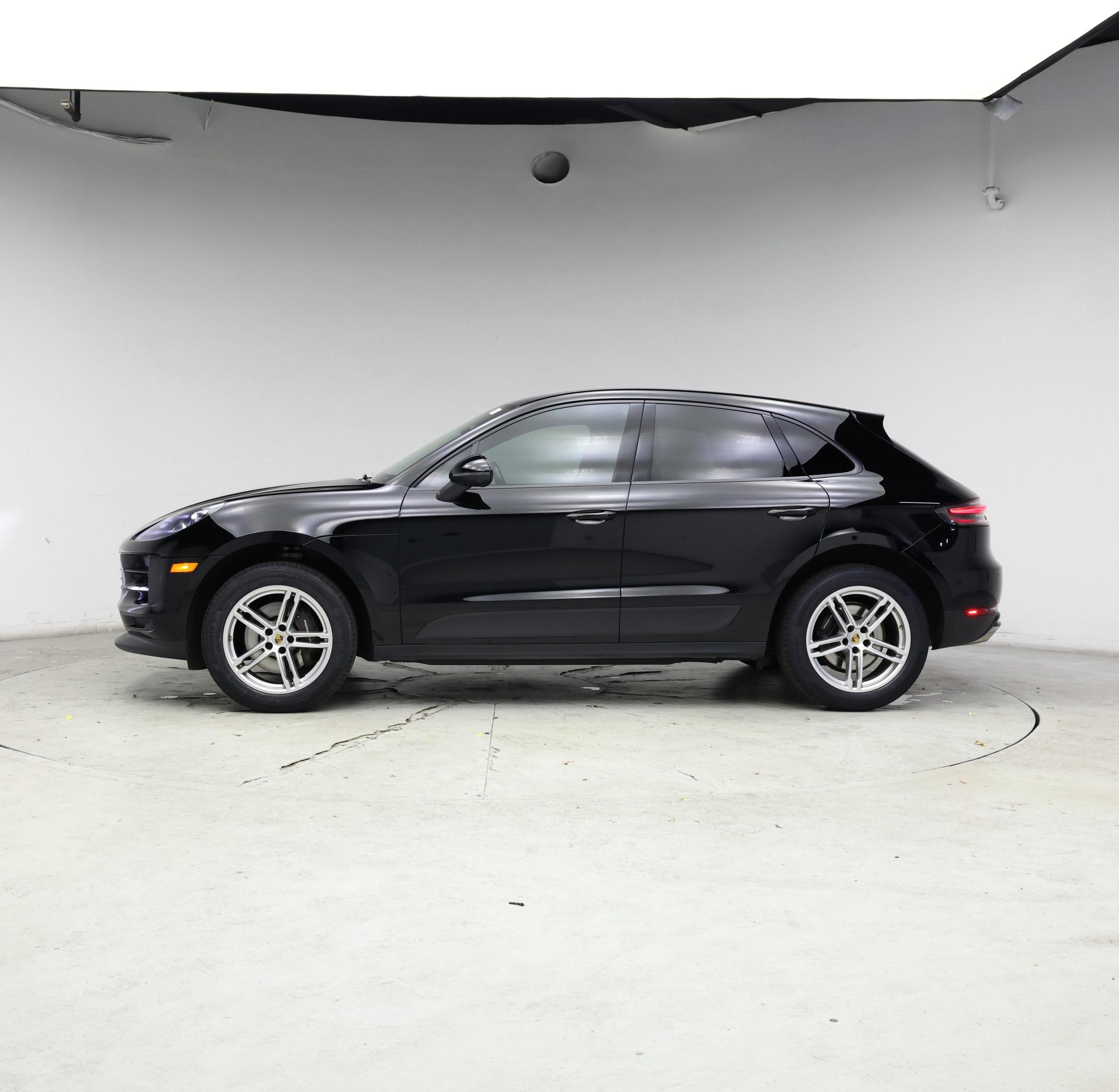 Thumbnail: 2021 Porsche Macan - 3