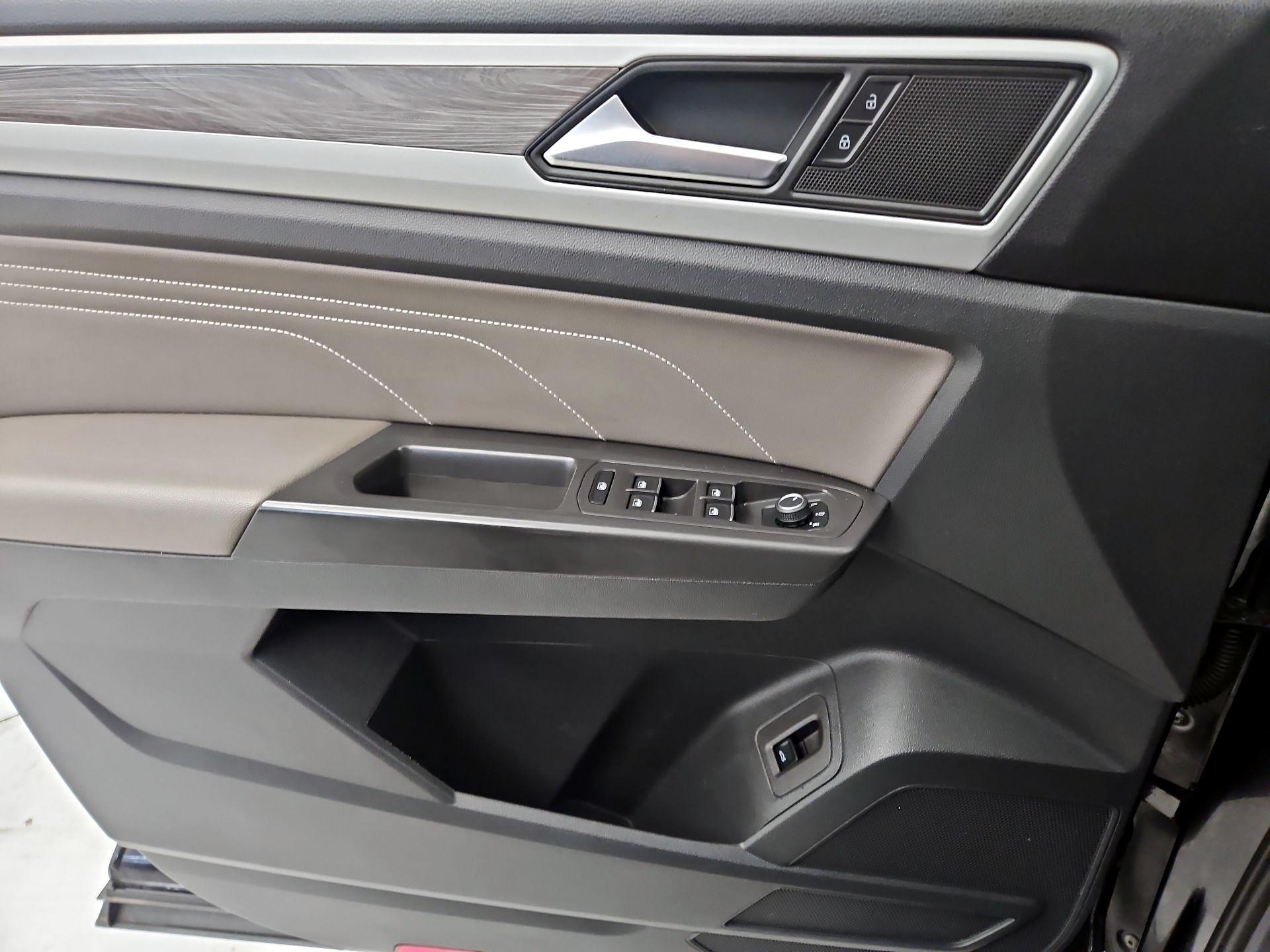 Thumbnail: 2023 Volkswagen Atlas - 12