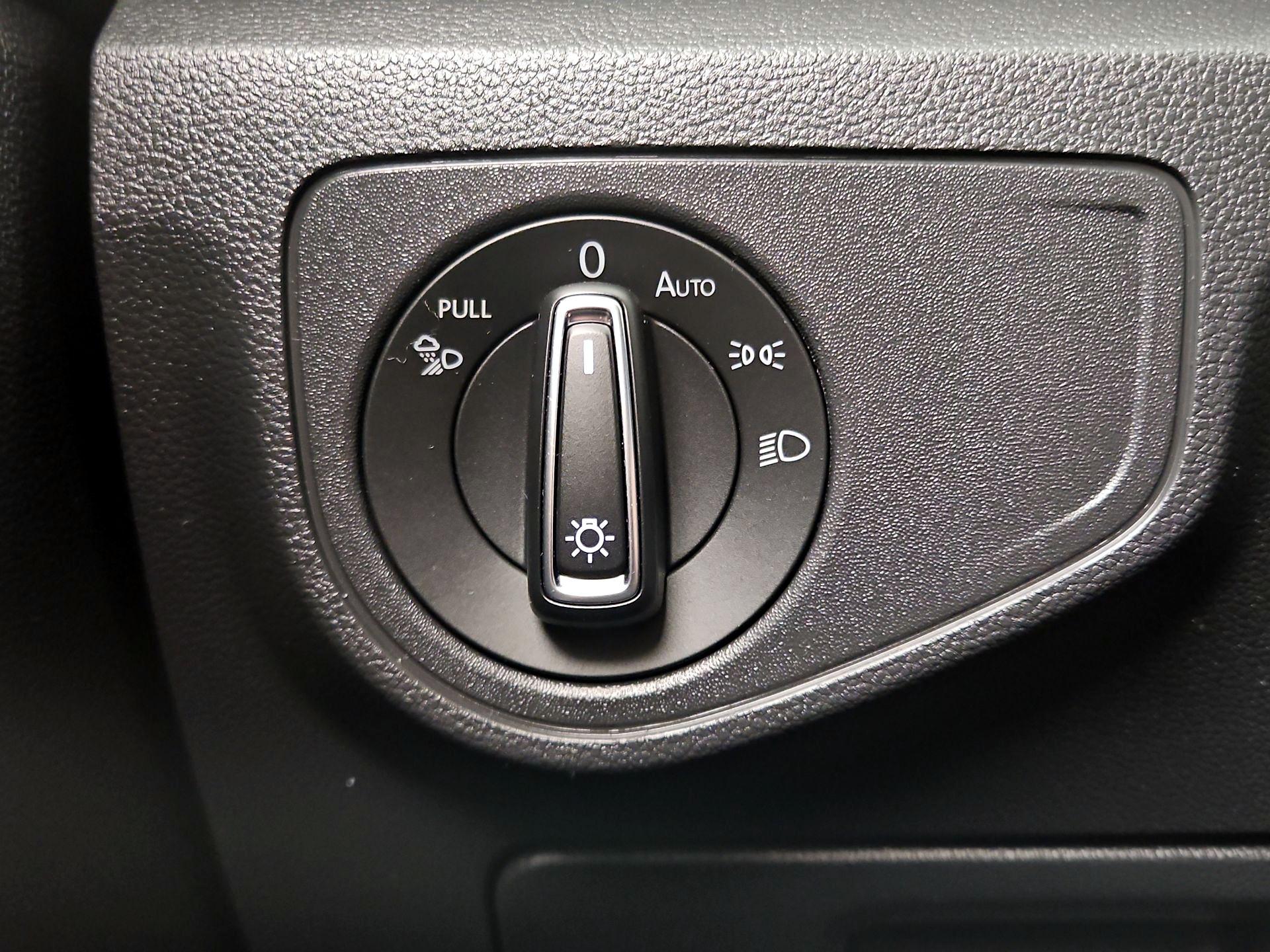 Thumbnail: 2023 Volkswagen Atlas - 13