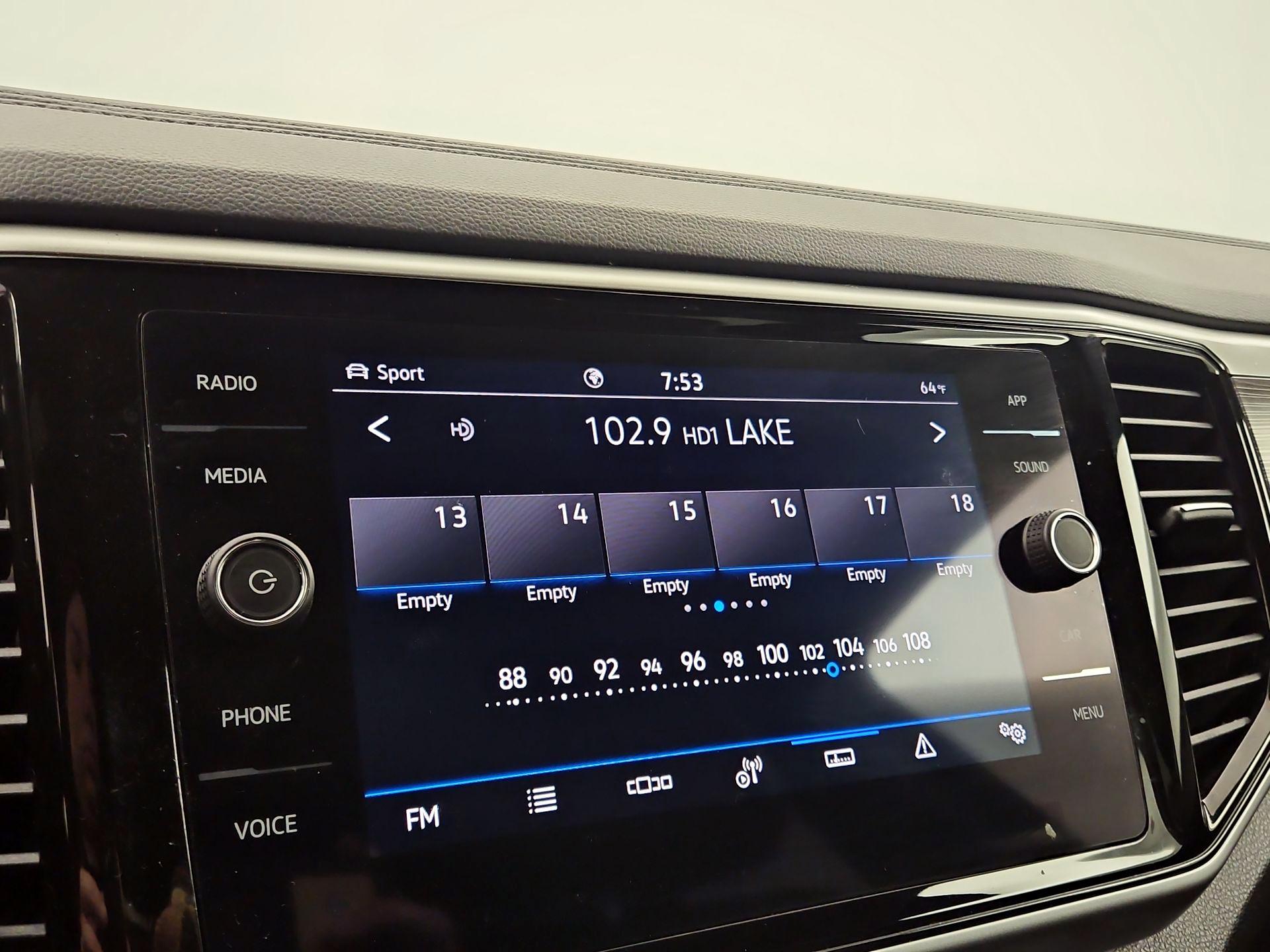 Thumbnail: 2023 Volkswagen Atlas - 15