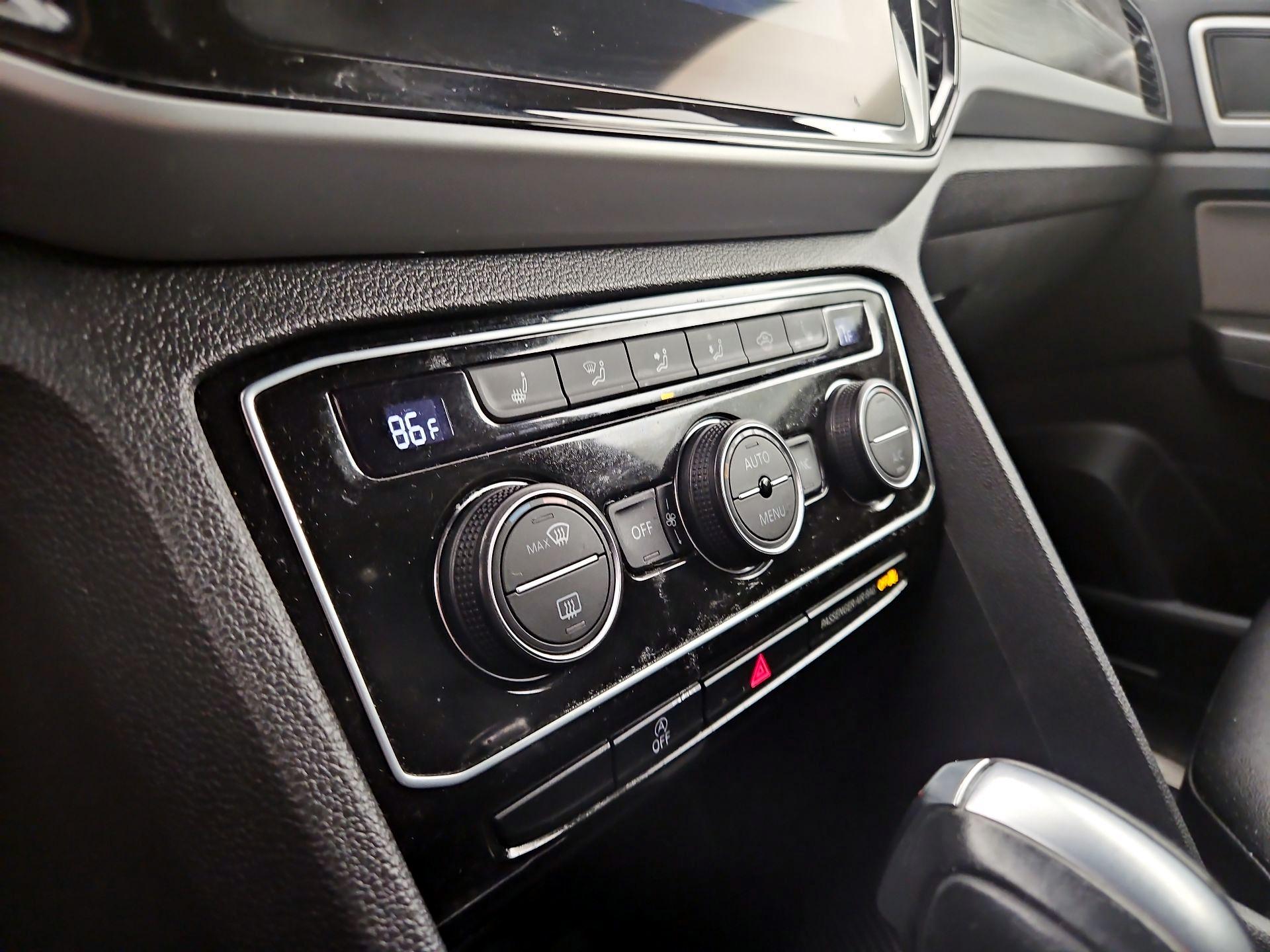 Thumbnail: 2023 Volkswagen Atlas - 16