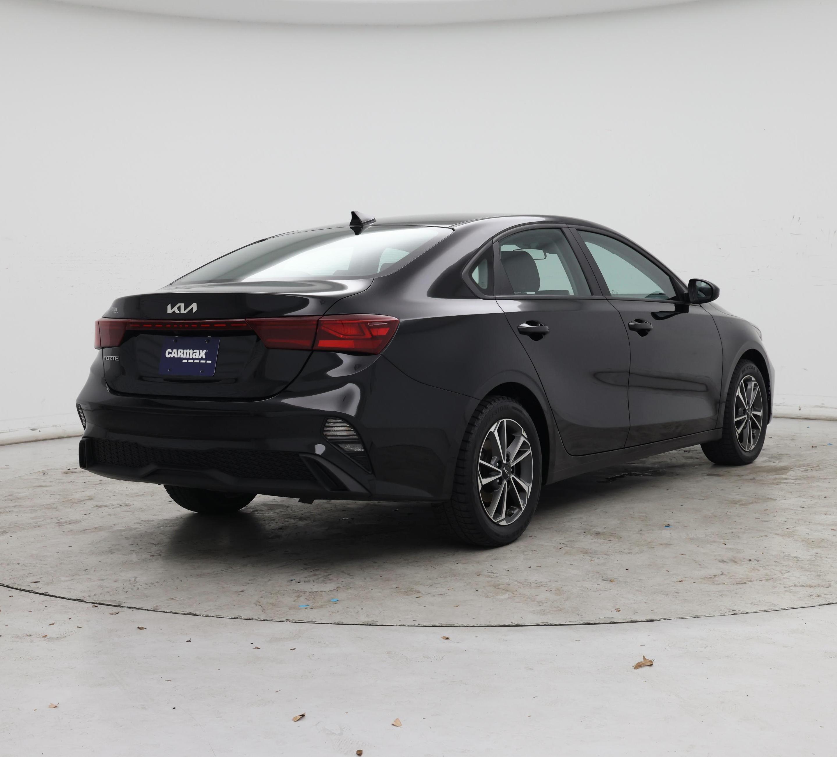 Thumbnail: 2023 Kia Forte - 8