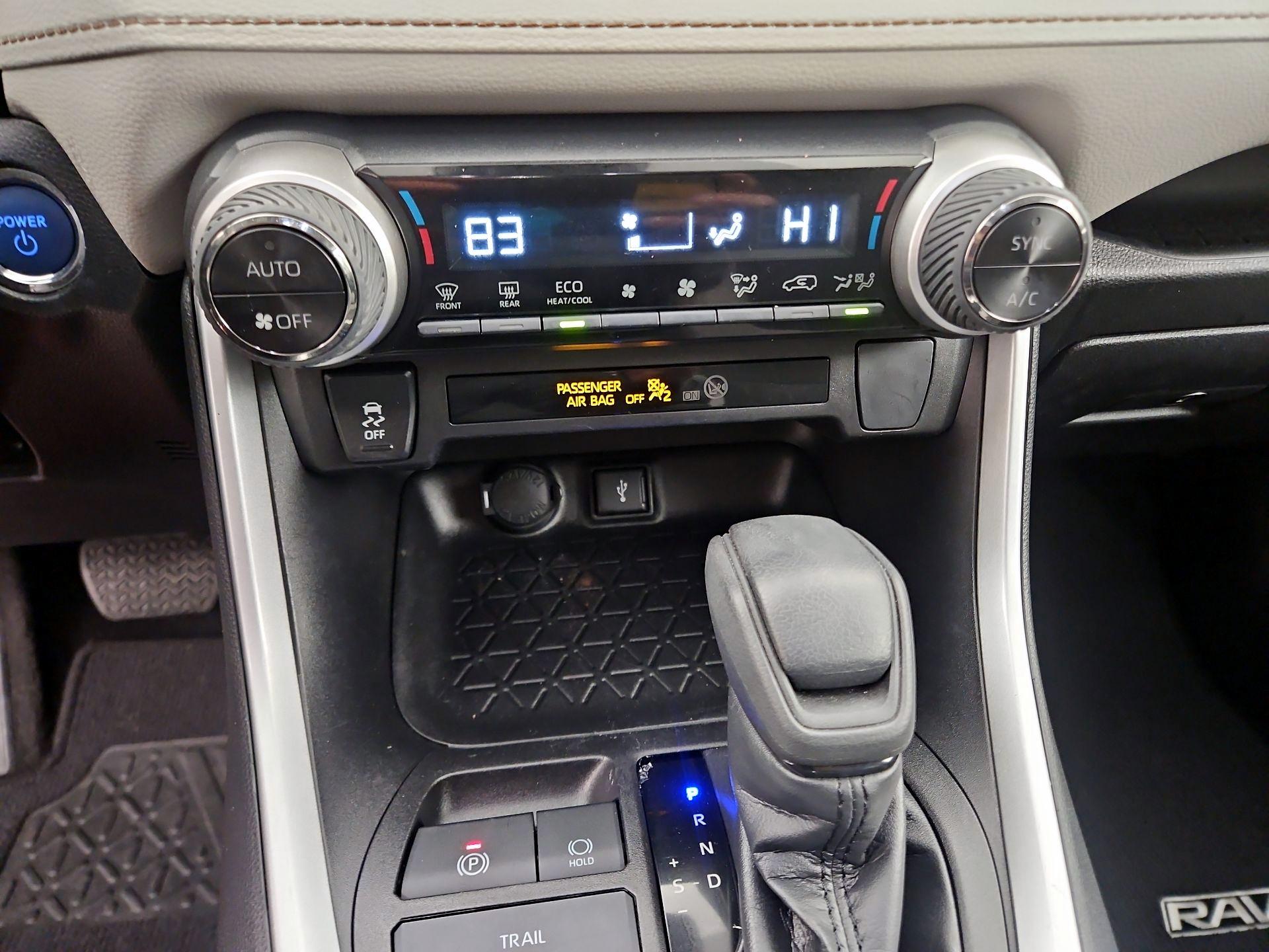 Thumbnail: 2022 Toyota RAV4 - 16