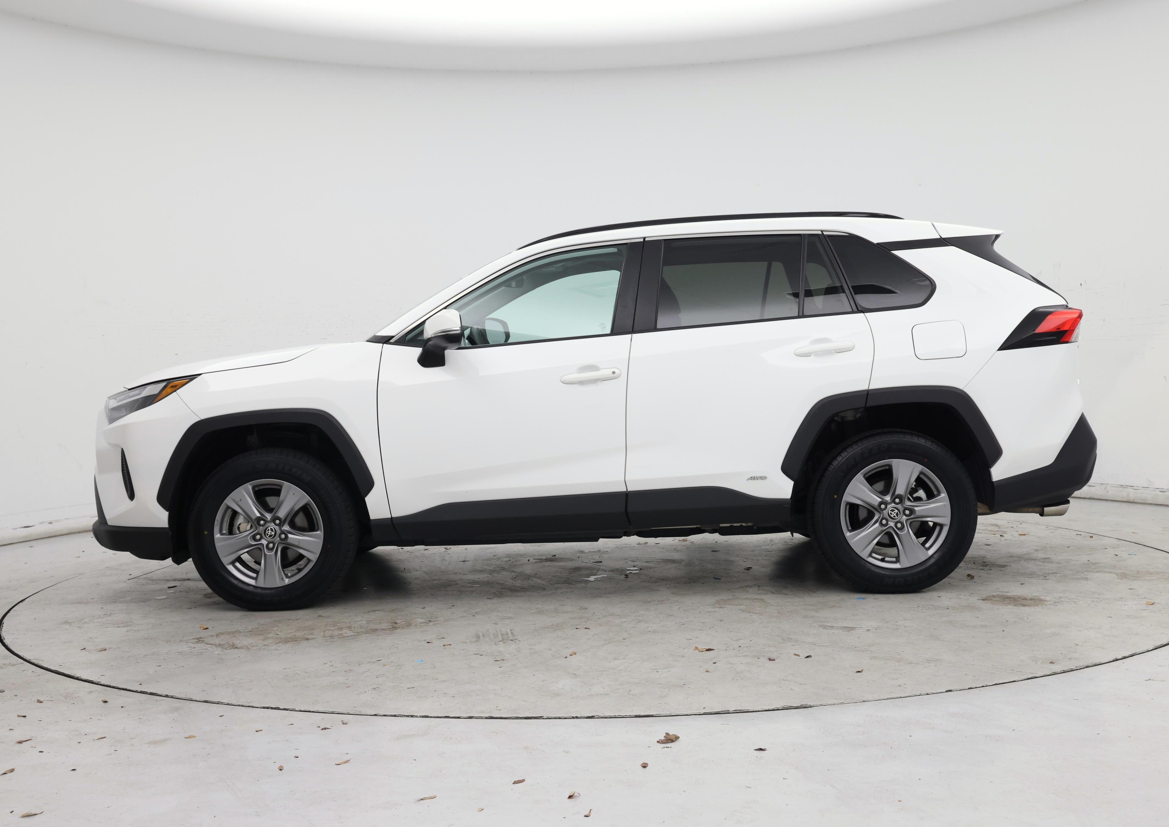 Thumbnail: 2022 Toyota RAV4 - 3