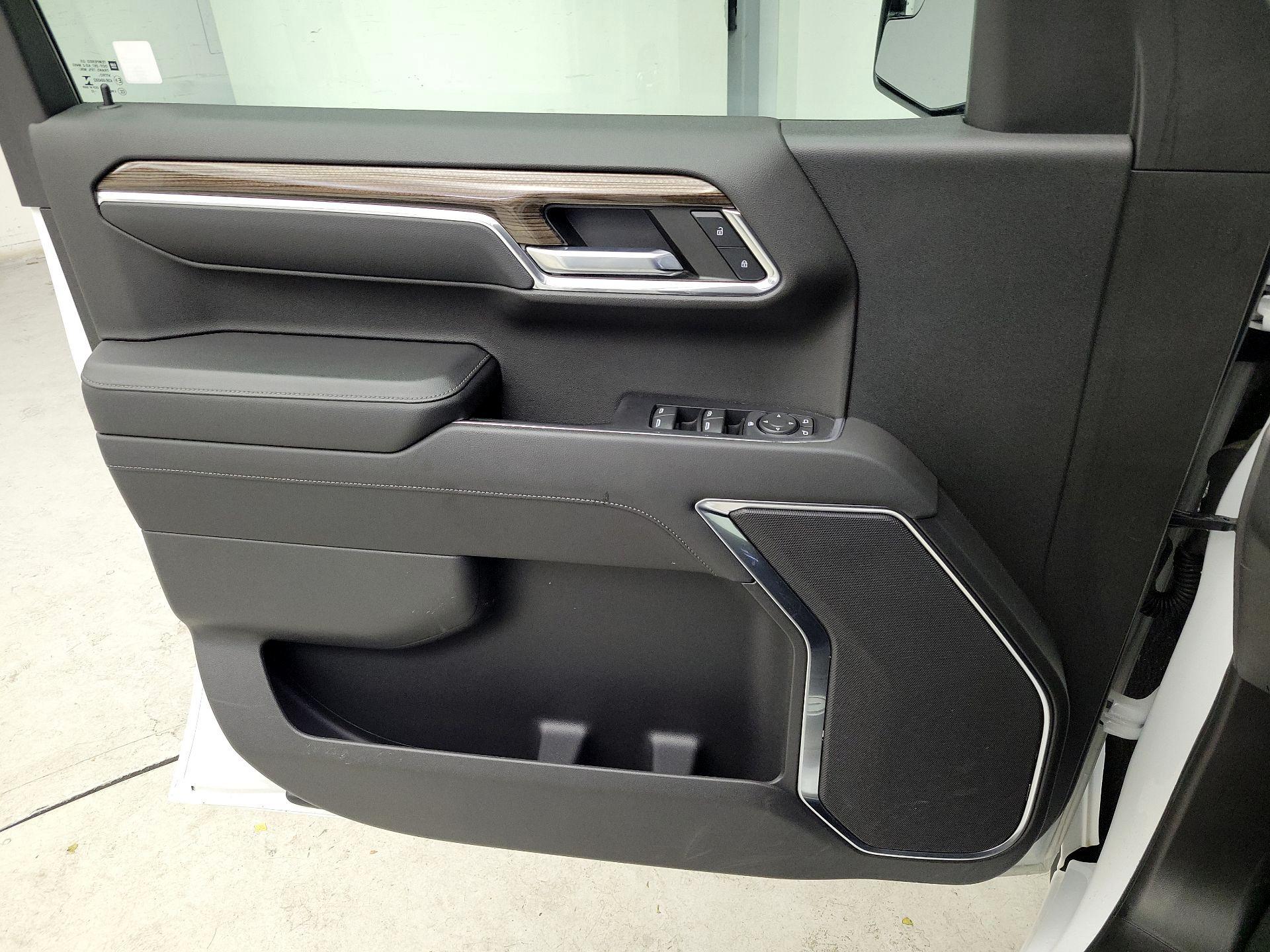 Thumbnail: 2022 Chevrolet Silverado 1500 - 12