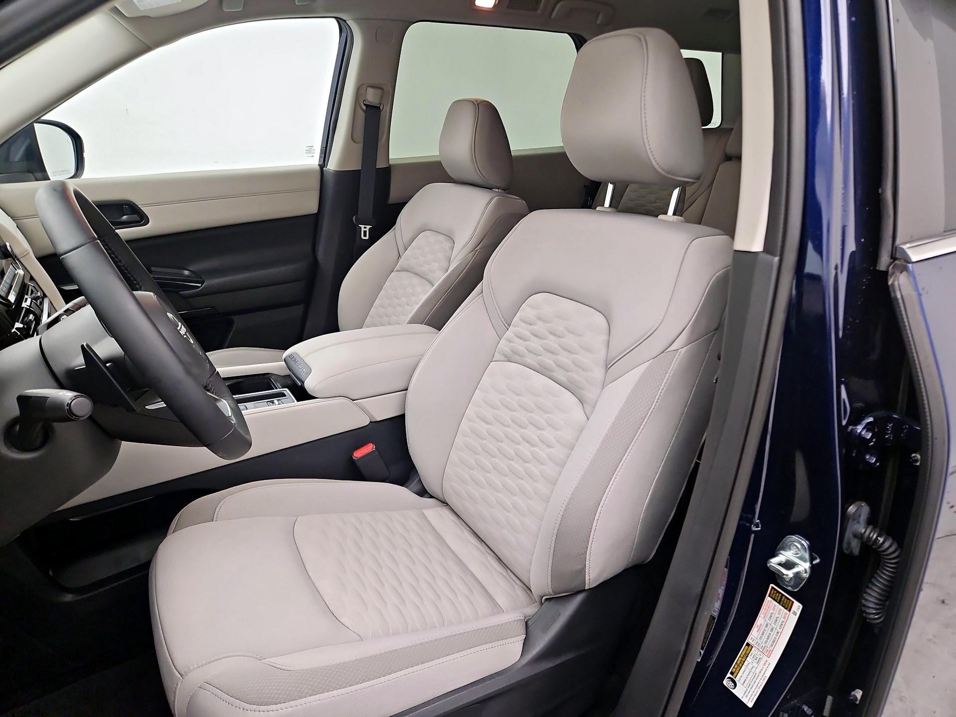 Thumbnail: 2023 Nissan Pathfinder - 11