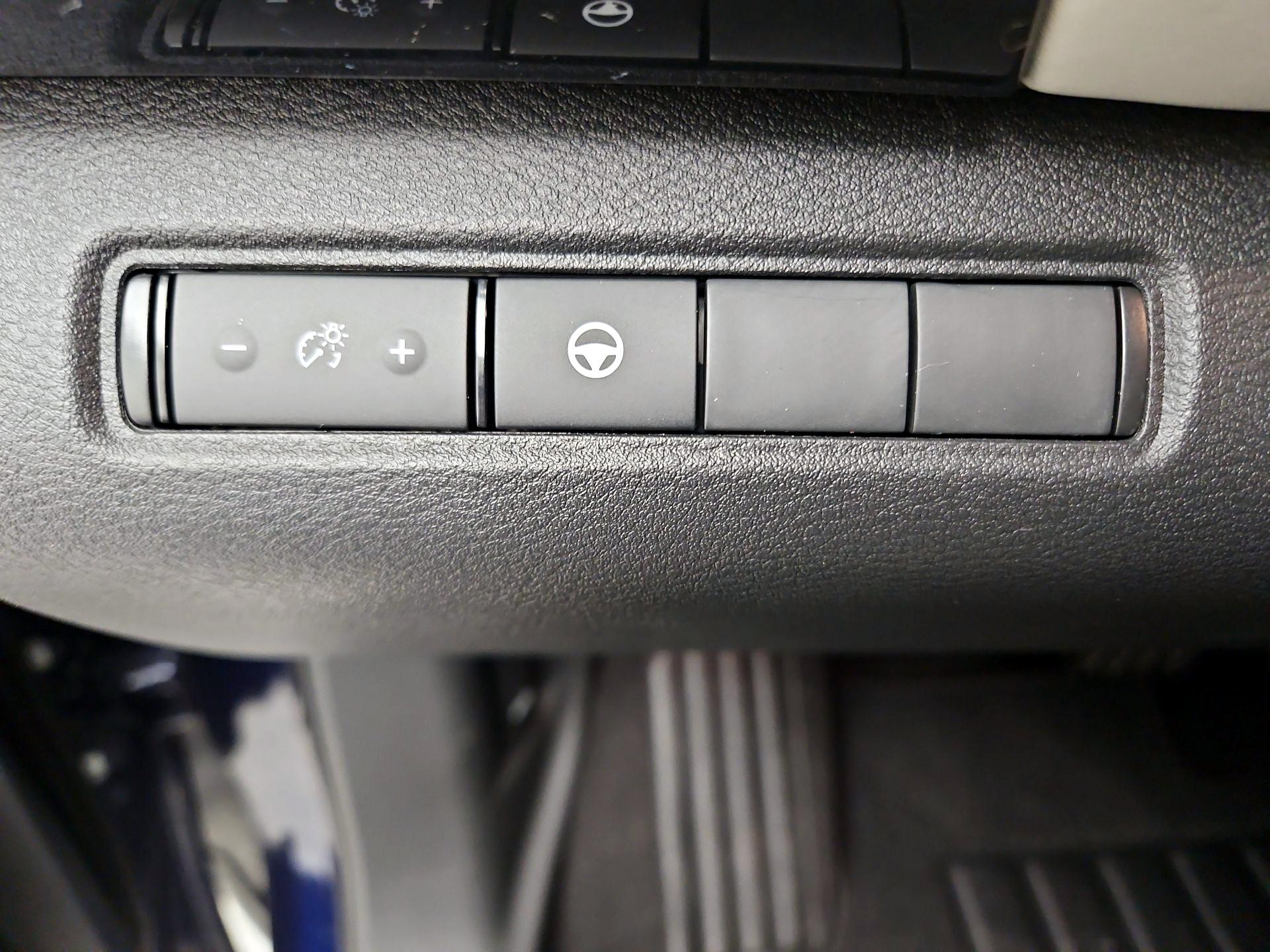 Thumbnail: 2023 Nissan Pathfinder - 13