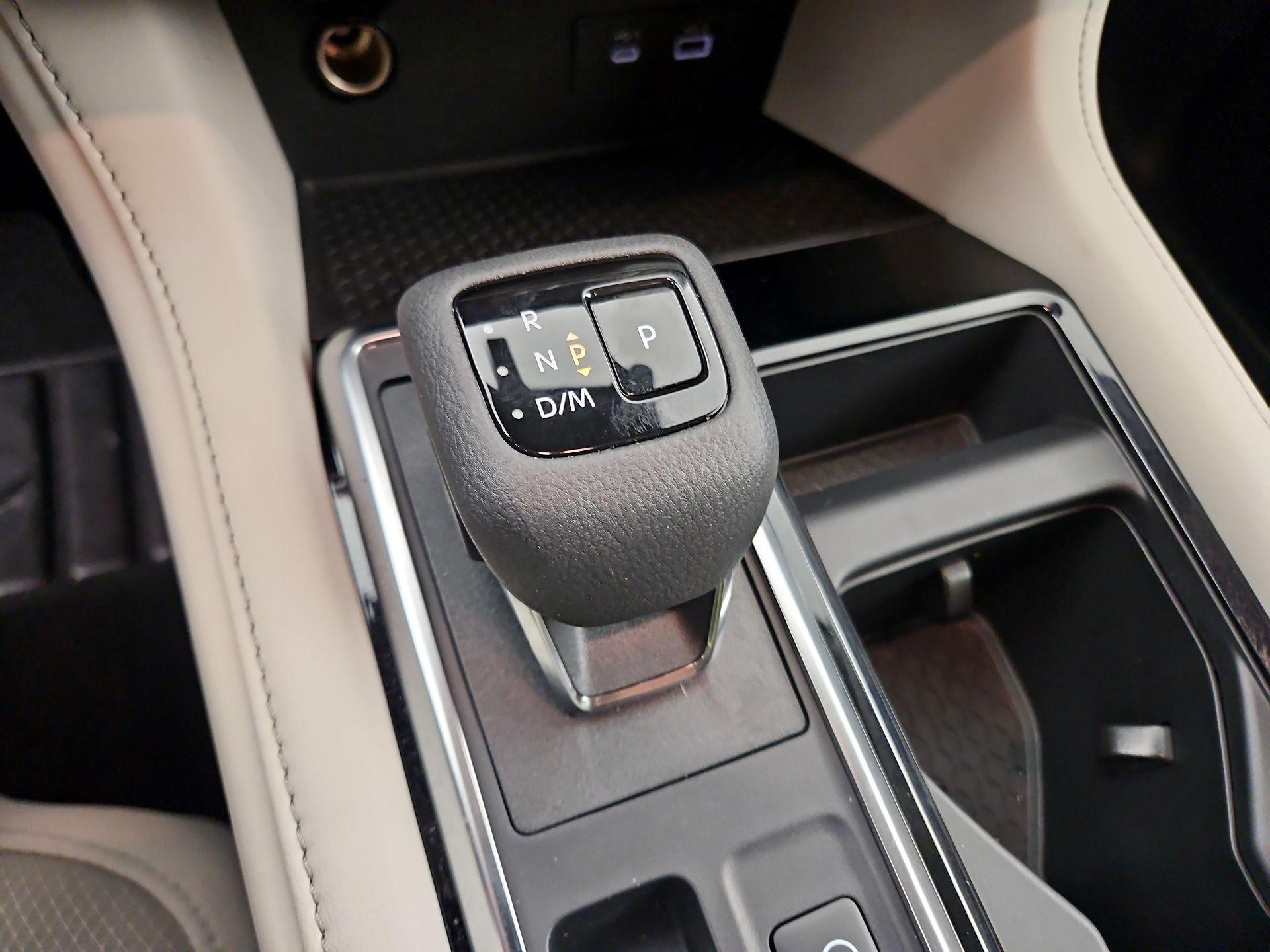 Thumbnail: 2023 Nissan Pathfinder - 17