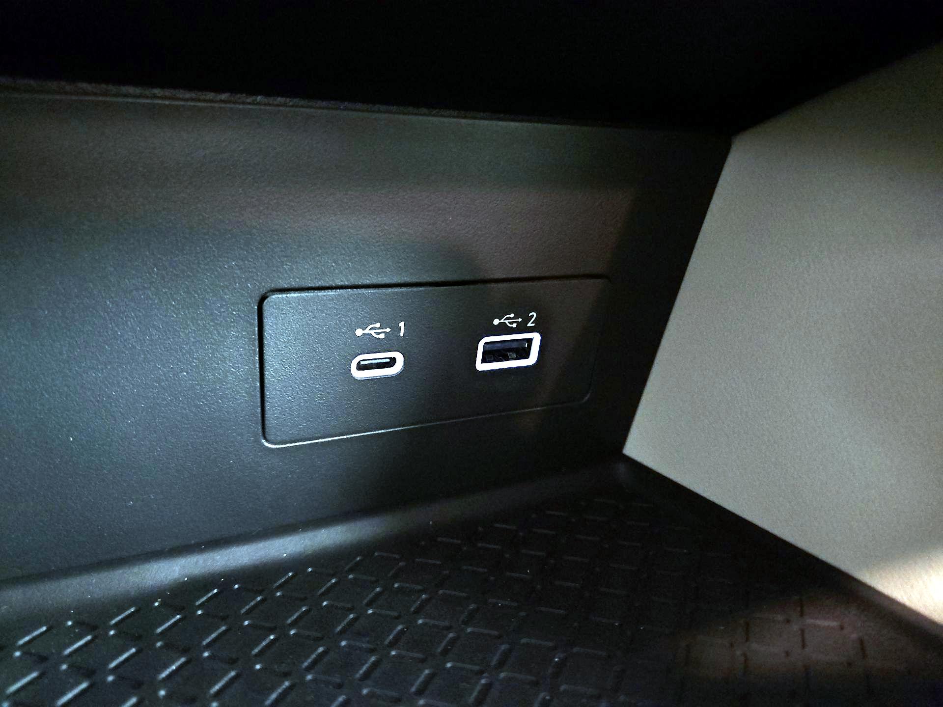 Thumbnail: 2023 Nissan Pathfinder - 18