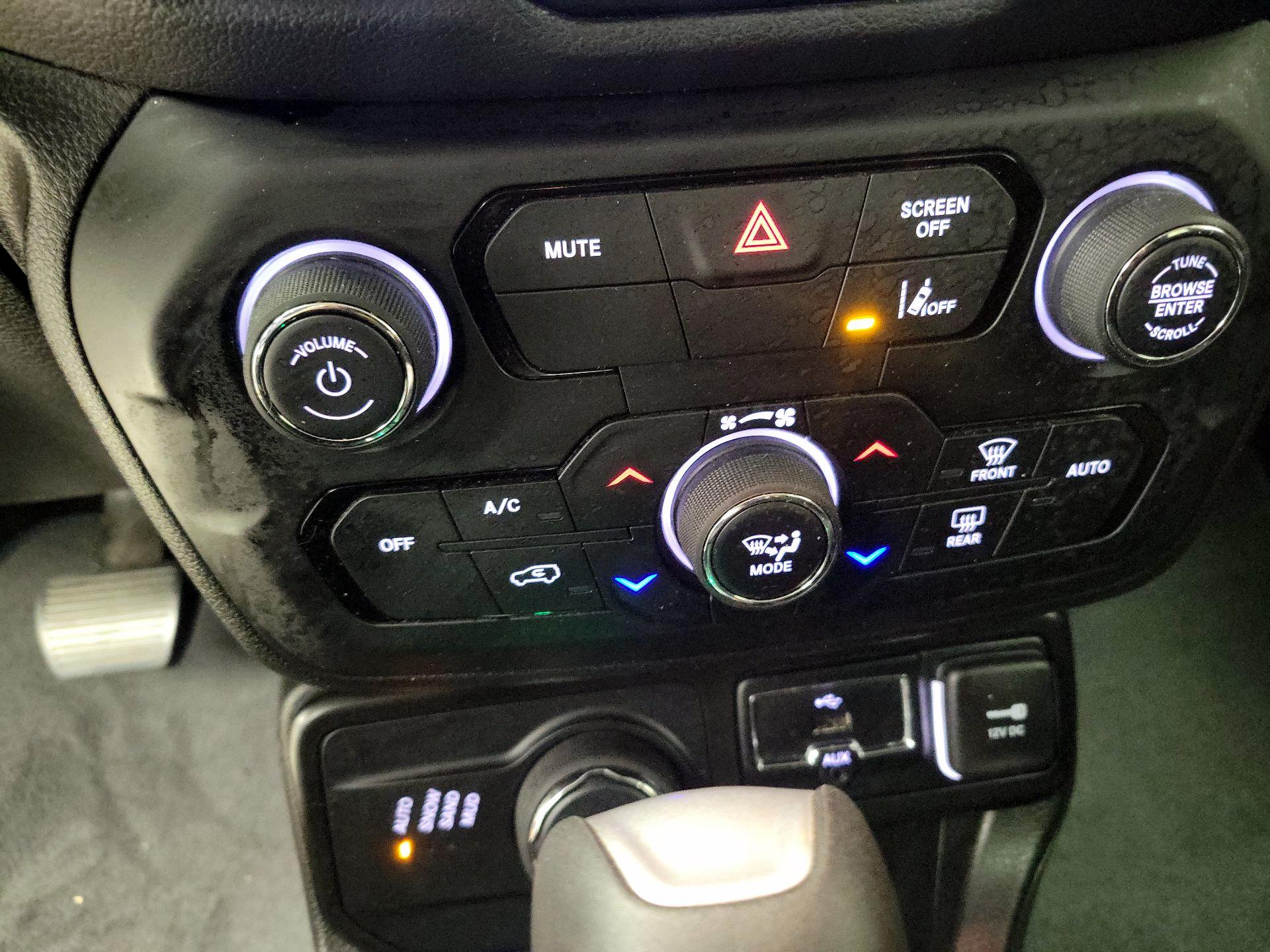 Thumbnail: 2023 Jeep Renegade - 17