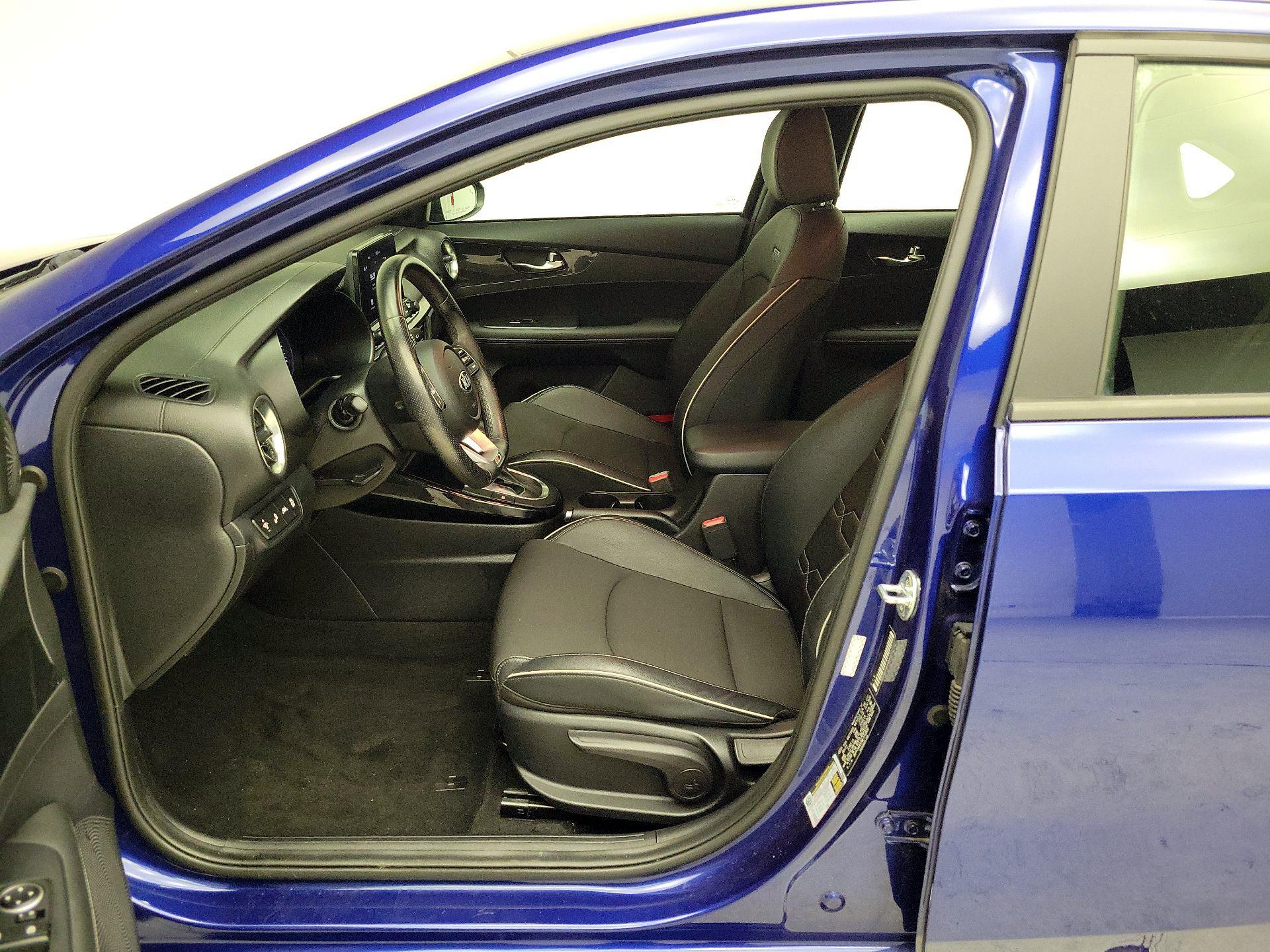 Thumbnail: 2021 Kia Forte - 11