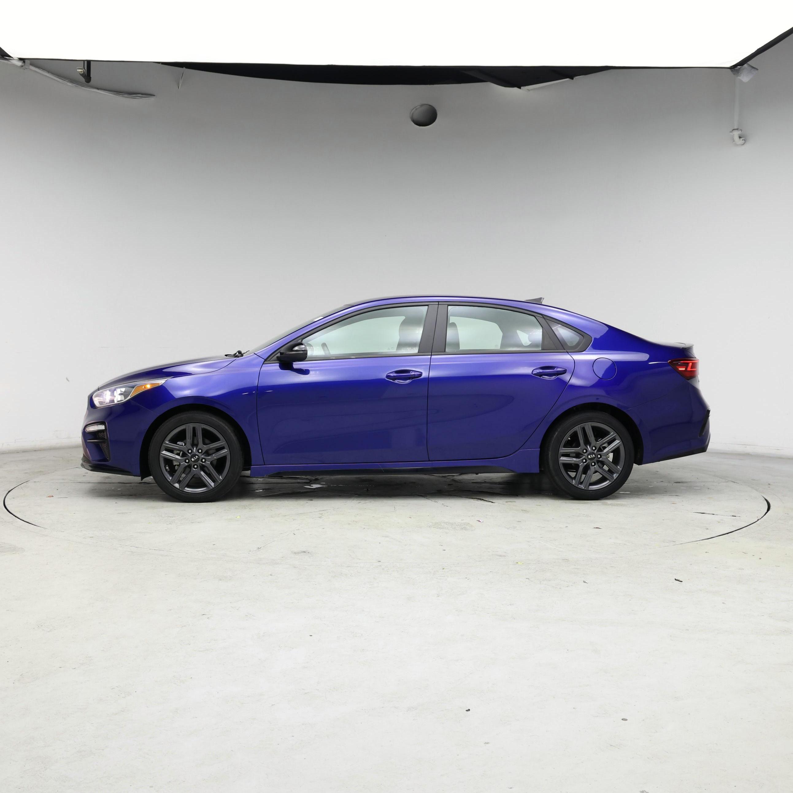 Thumbnail: 2021 Kia Forte - 3