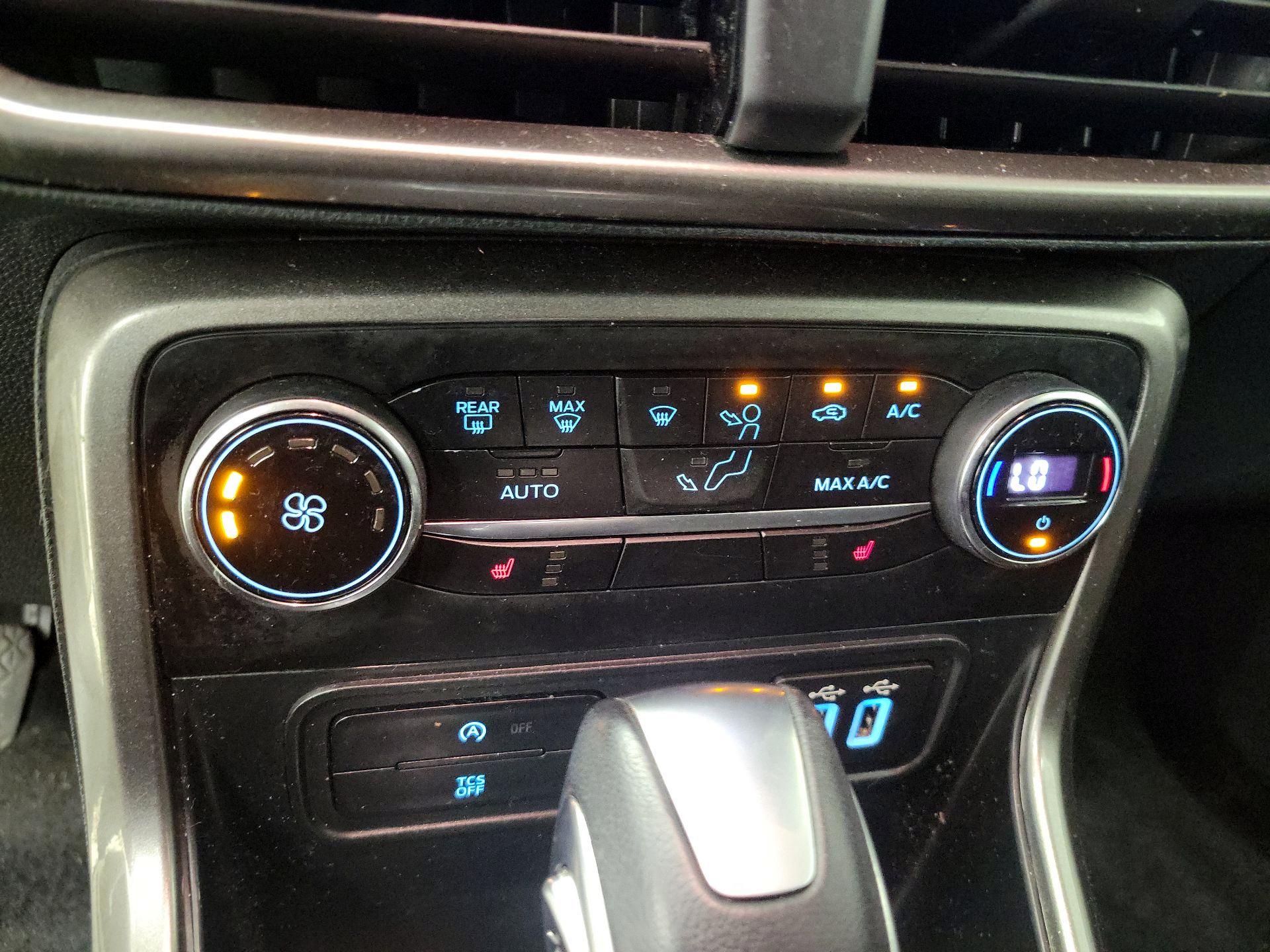 Thumbnail: 2021 Ford EcoSport - 16