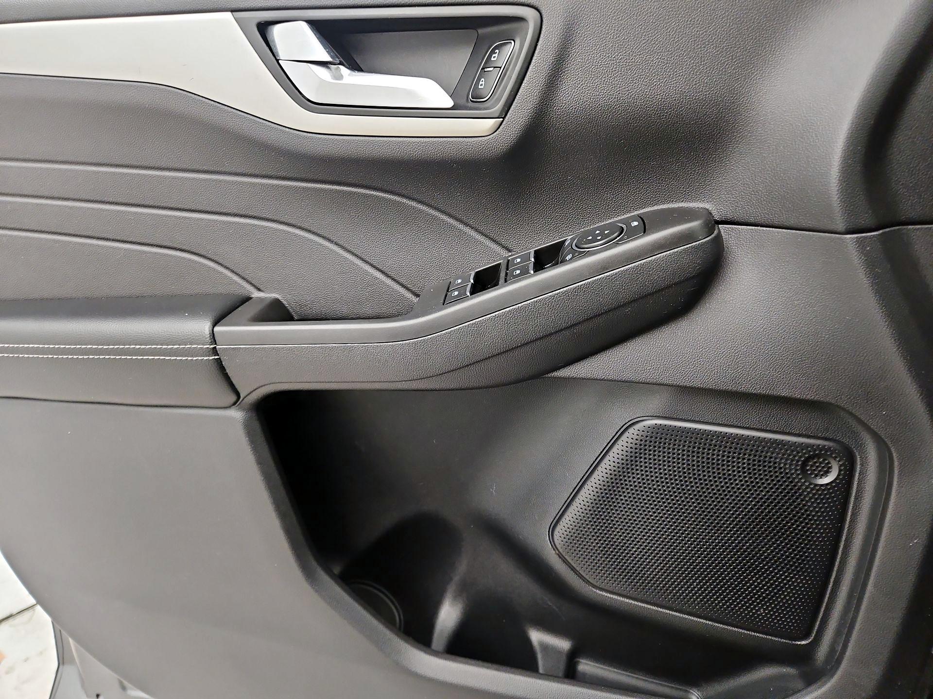 Thumbnail: 2021 Ford Escape - 12