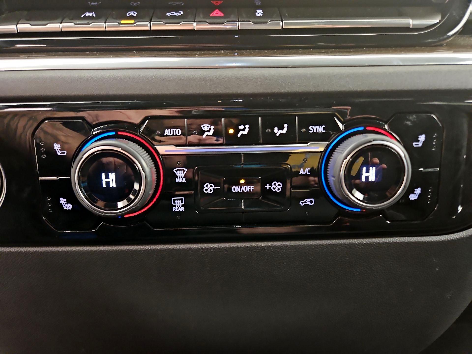 Thumbnail: 2022 Chevrolet Silverado 1500 - 16