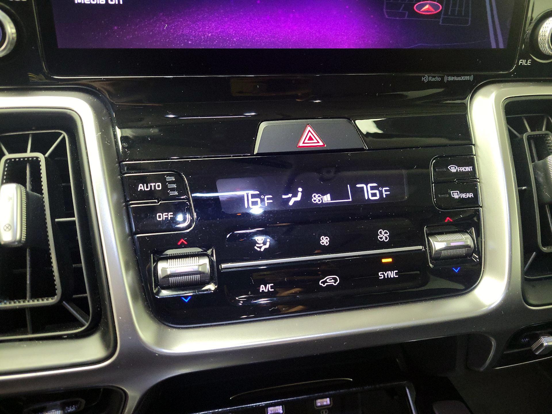 Thumbnail: 2022 Kia Sorento - 17