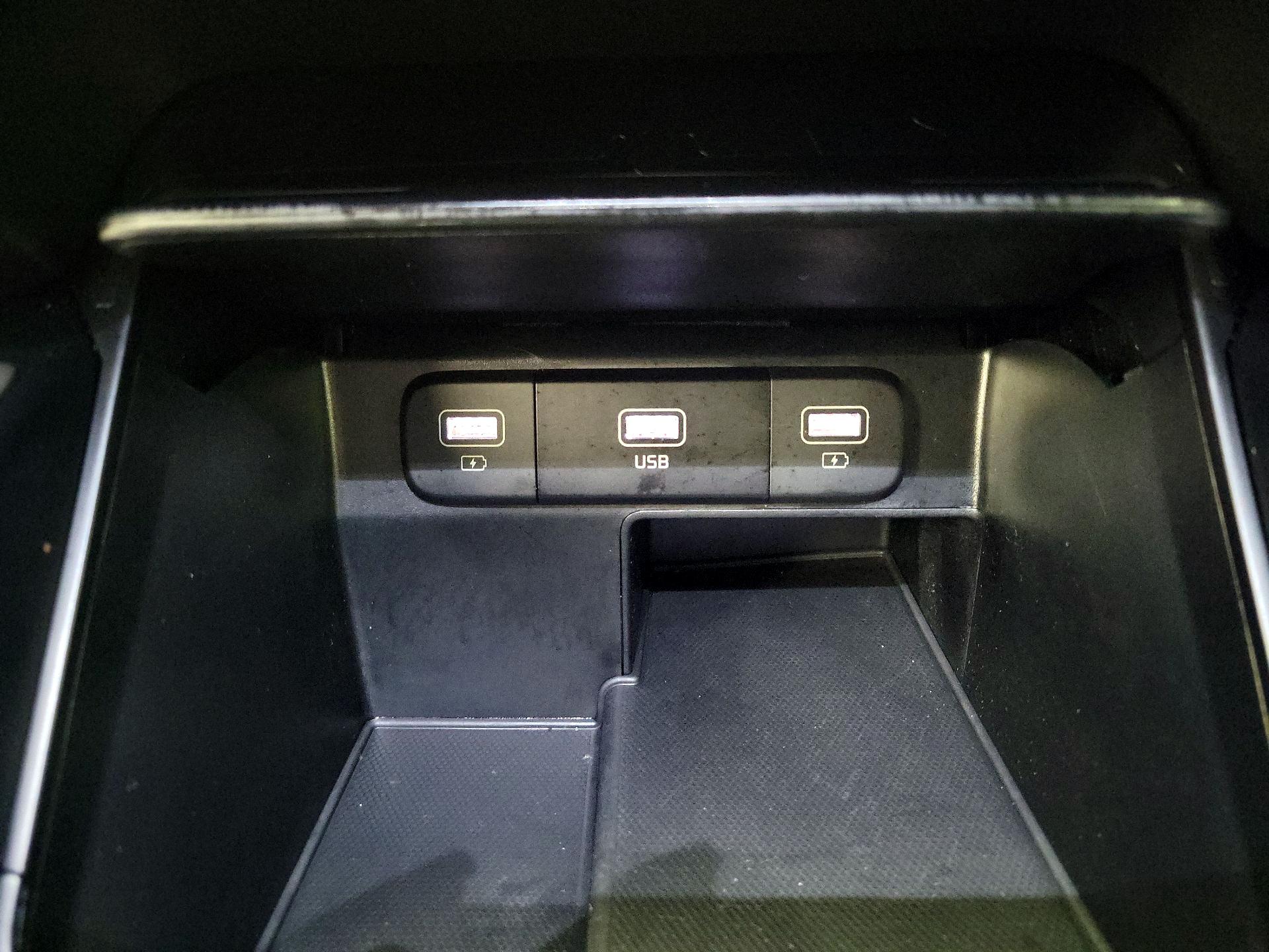 Thumbnail: 2022 Kia Sorento - 19