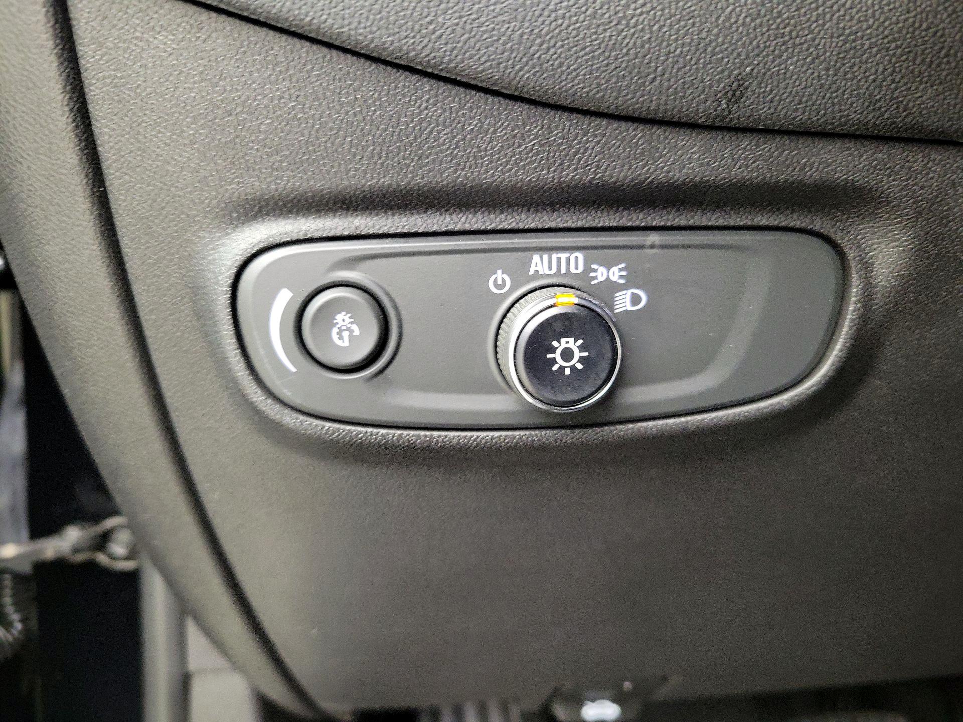 Thumbnail: 2022 Chevrolet Equinox - 13